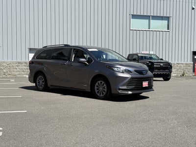 2021 Toyota Sienna LE 8-Passenger