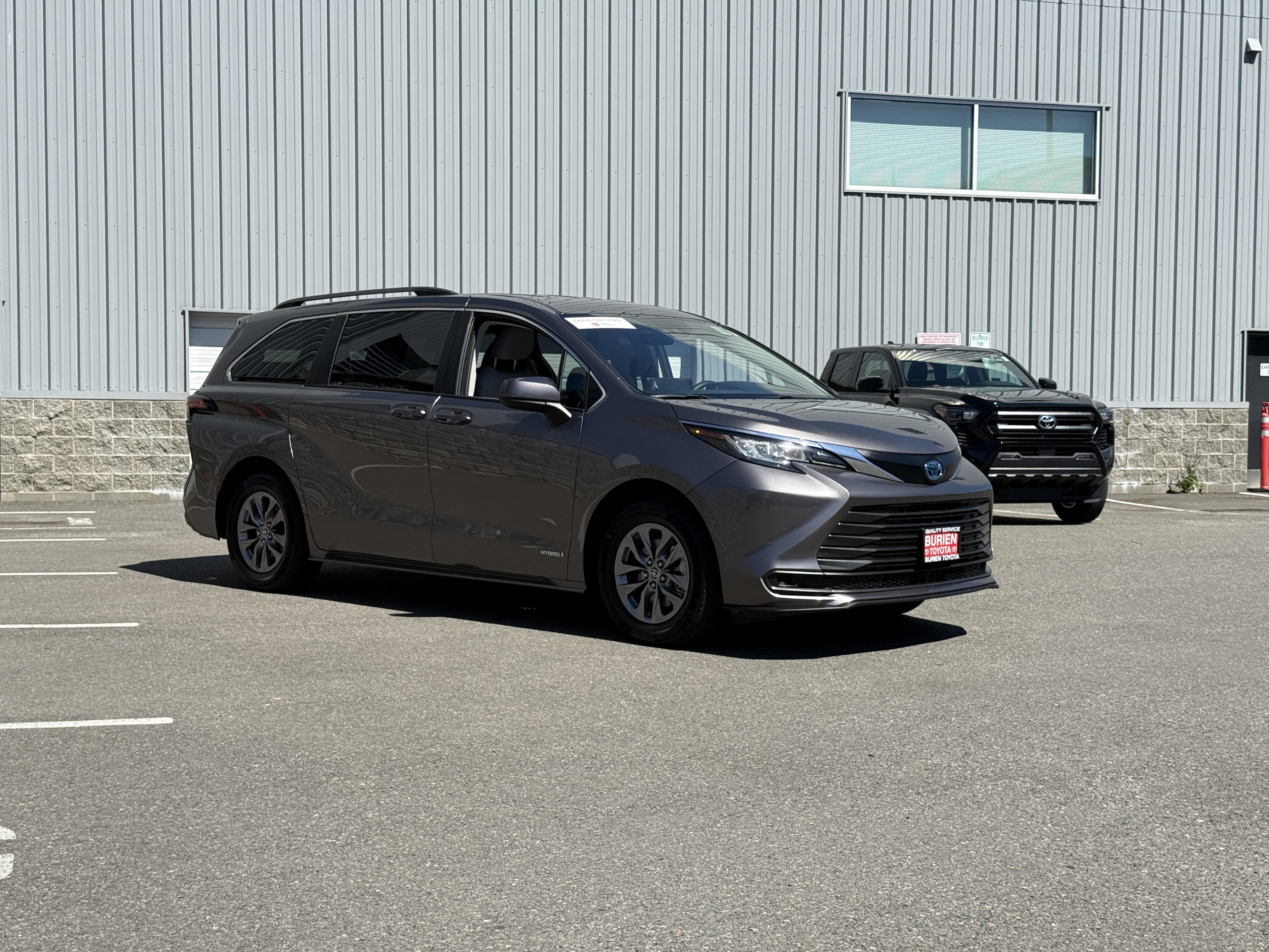 2021 Toyota Sienna LE 8-Passenger