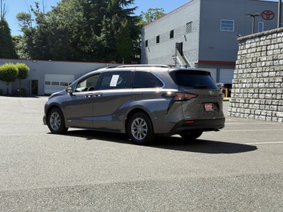 2021 Toyota Sienna LE 8-Passenger