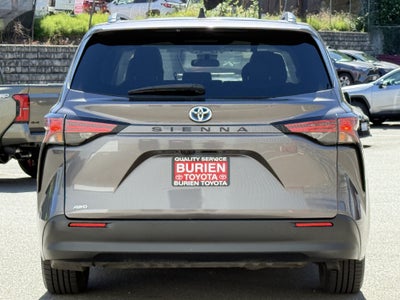 2021 Toyota Sienna LE 8-Passenger