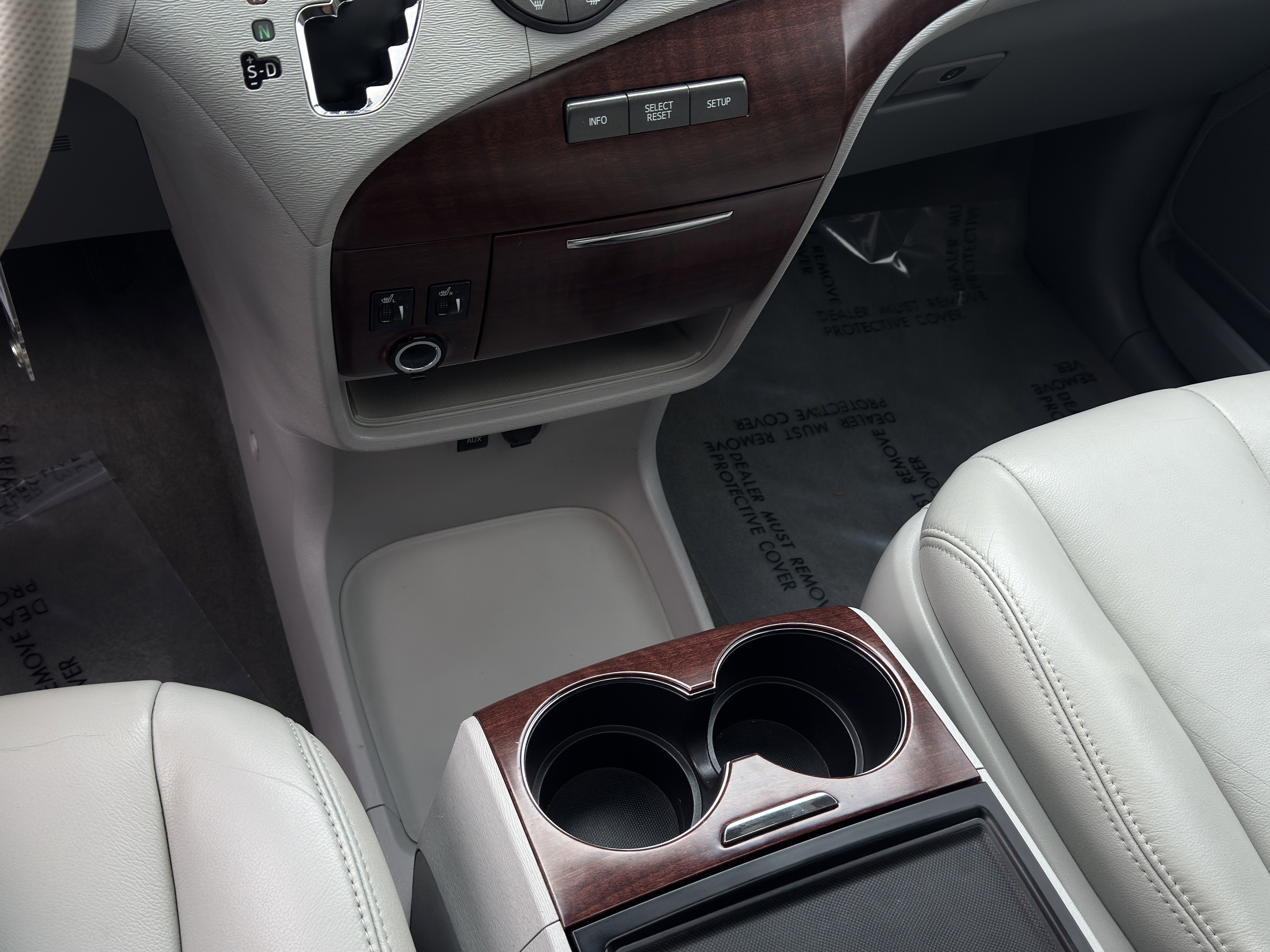 2014 Toyota Sienna XLE 8-Passenger