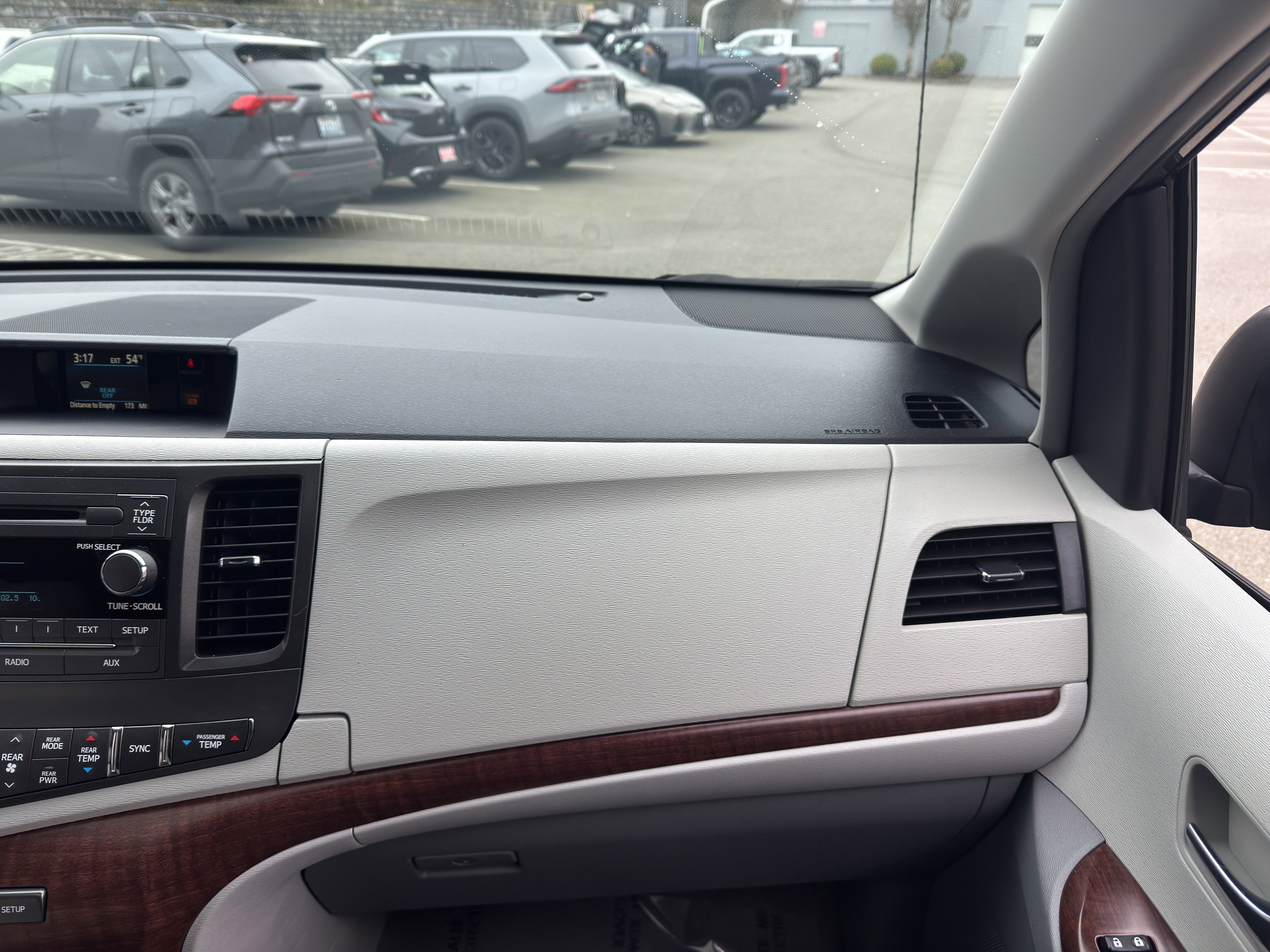 2014 Toyota Sienna XLE 8-Passenger