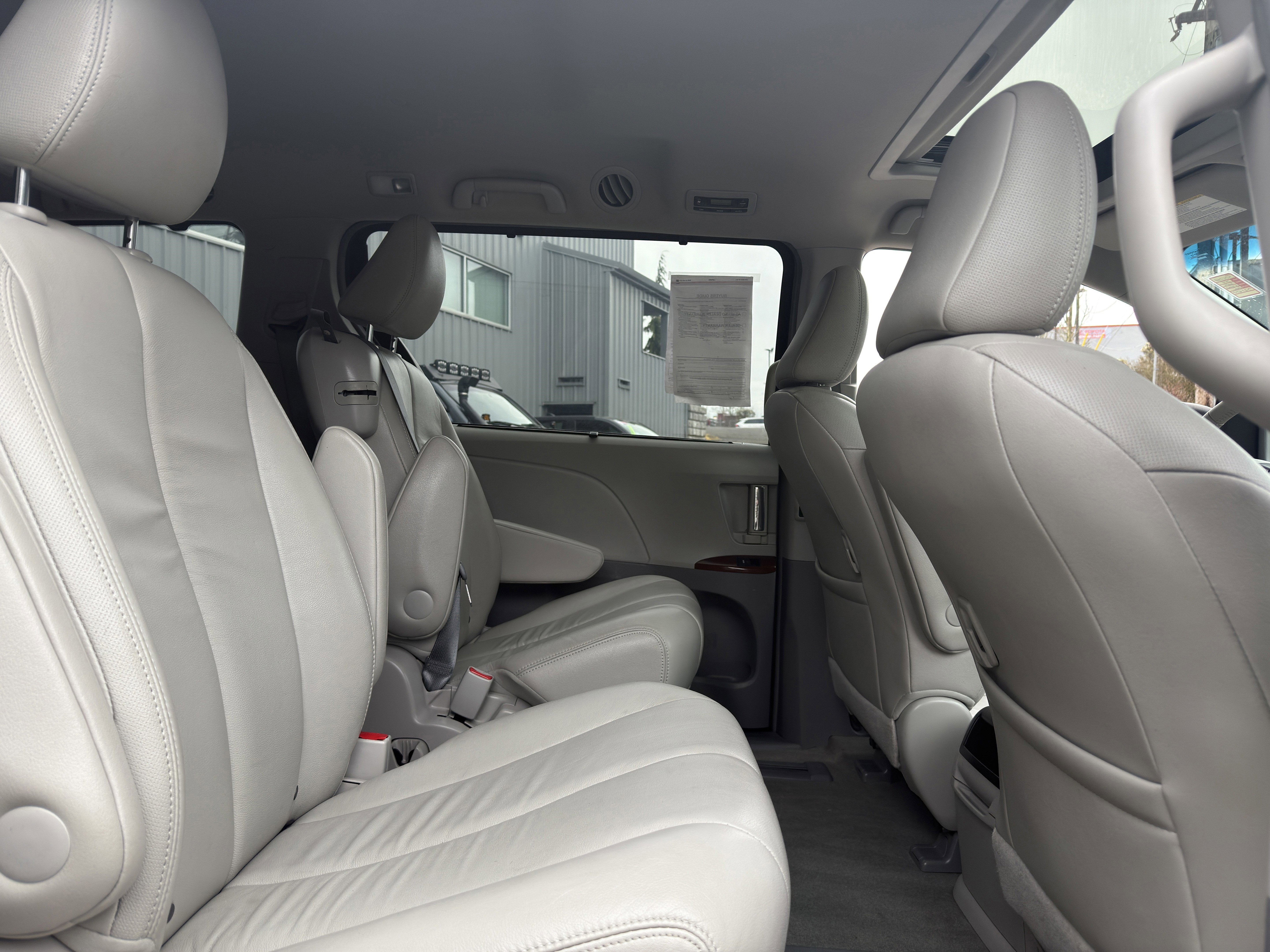 2014 Toyota Sienna XLE 8-Passenger