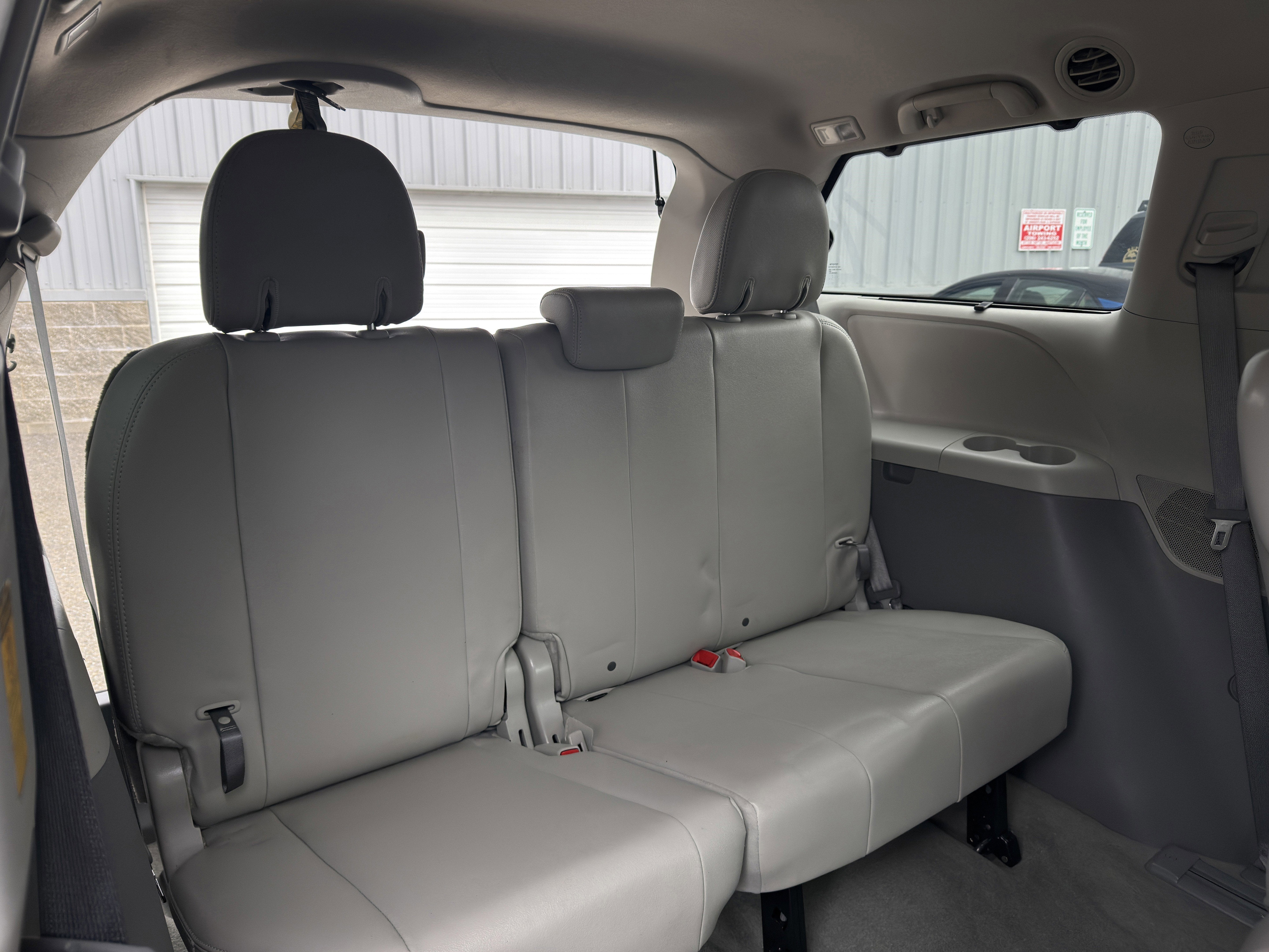 2014 Toyota Sienna XLE 8-Passenger