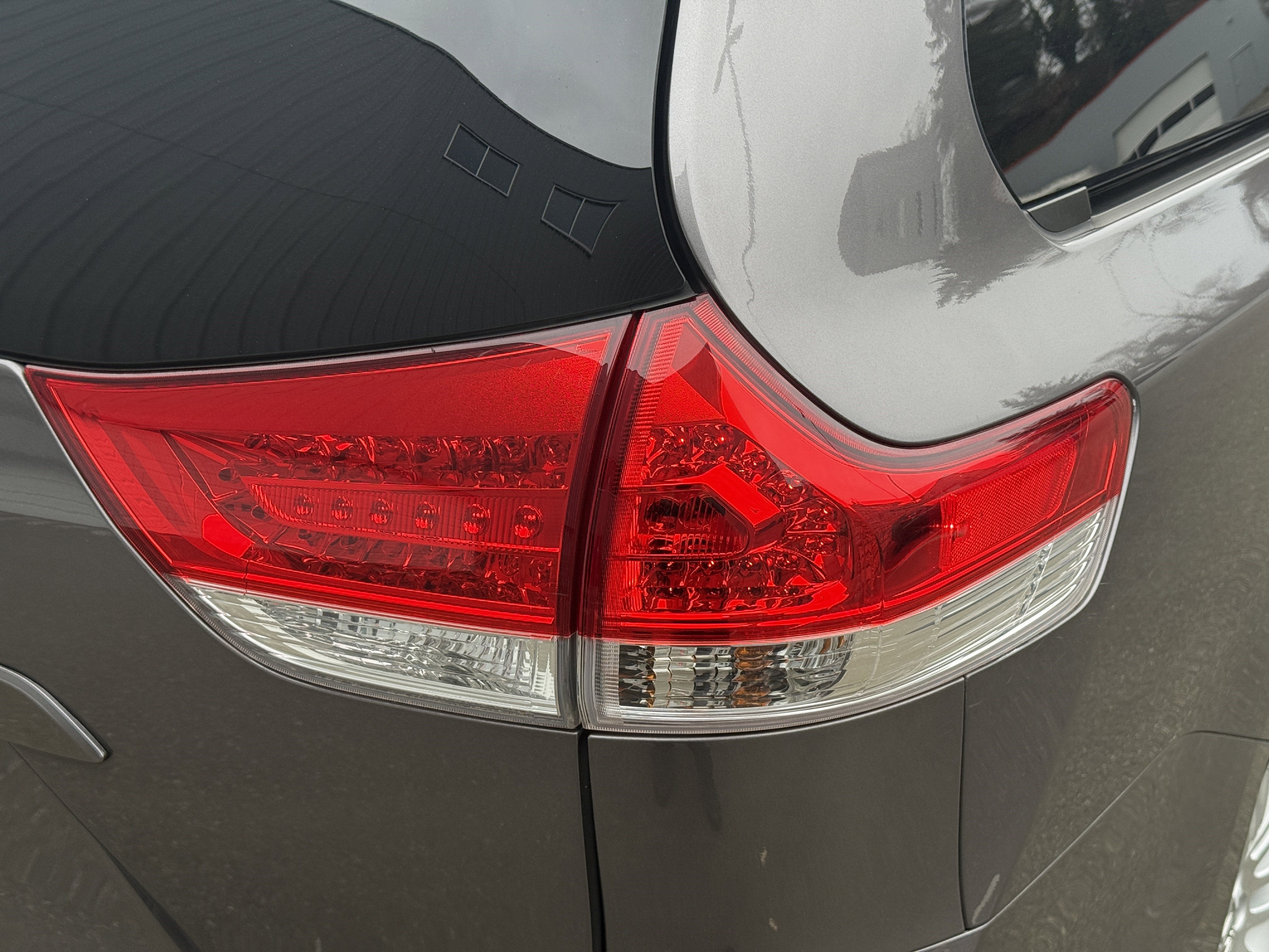 2014 Toyota Sienna XLE 8-Passenger