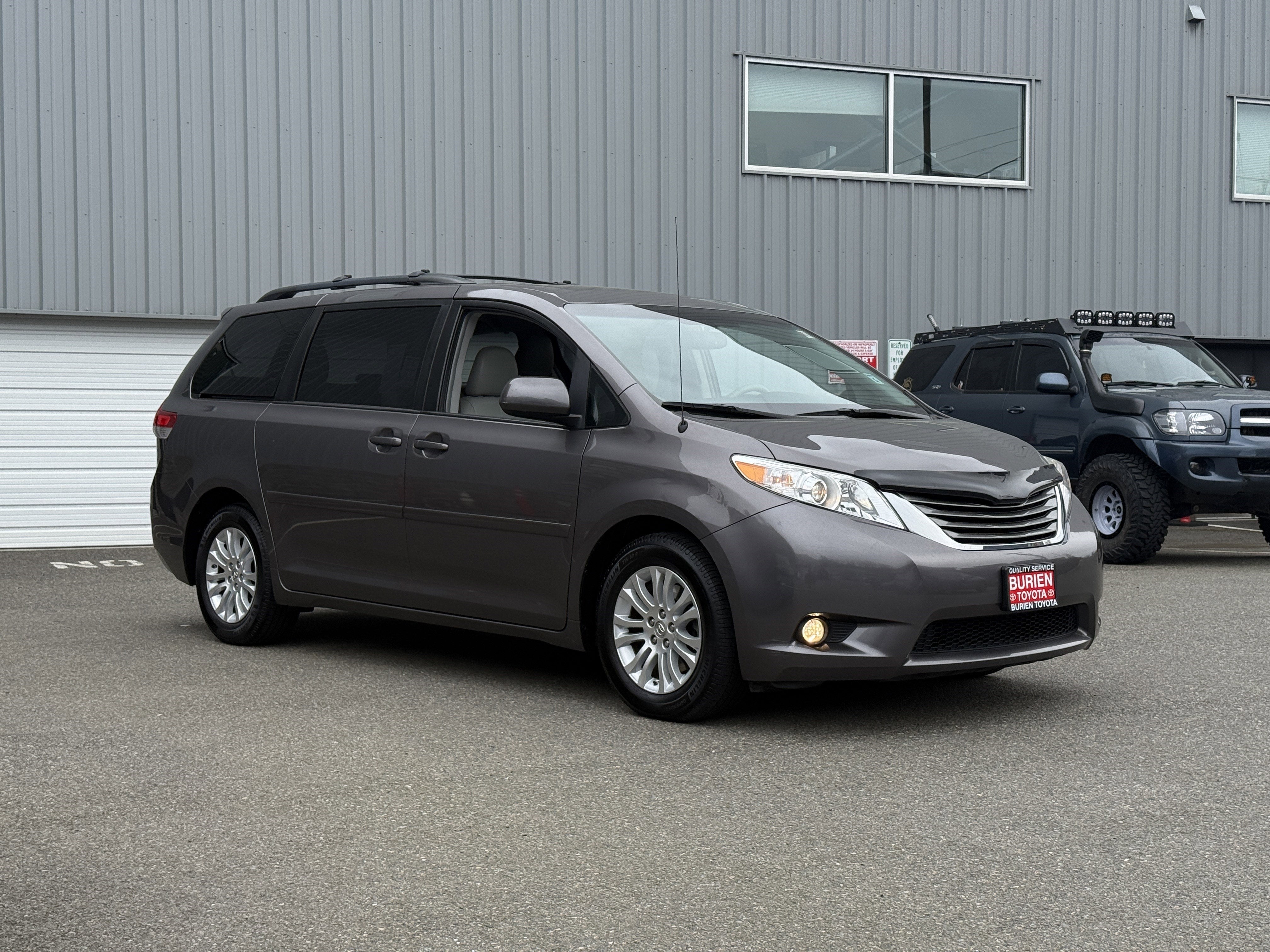 2014 Toyota Sienna XLE 8-Passenger