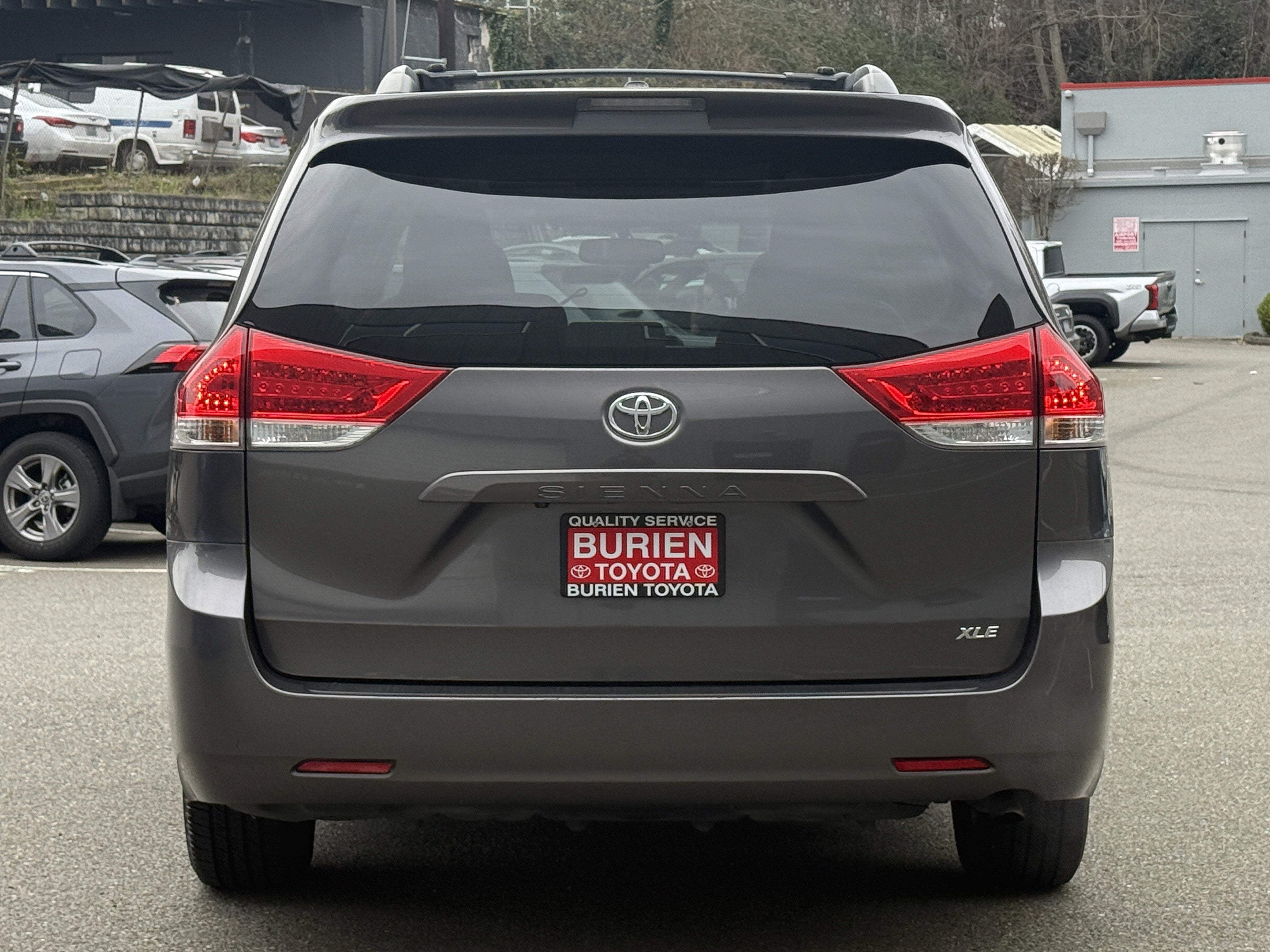 2014 Toyota Sienna XLE 8-Passenger