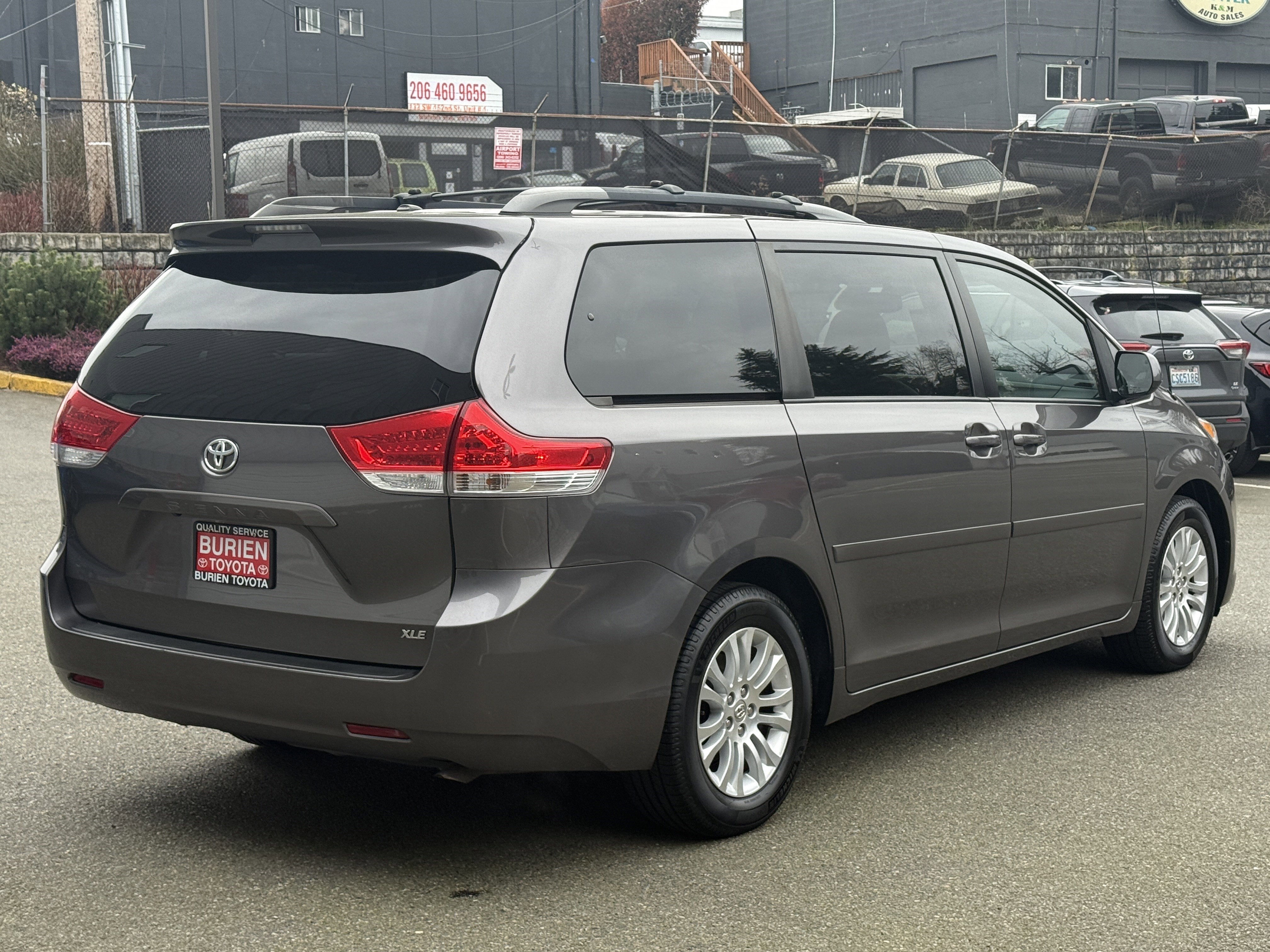 2014 Toyota Sienna XLE 8-Passenger