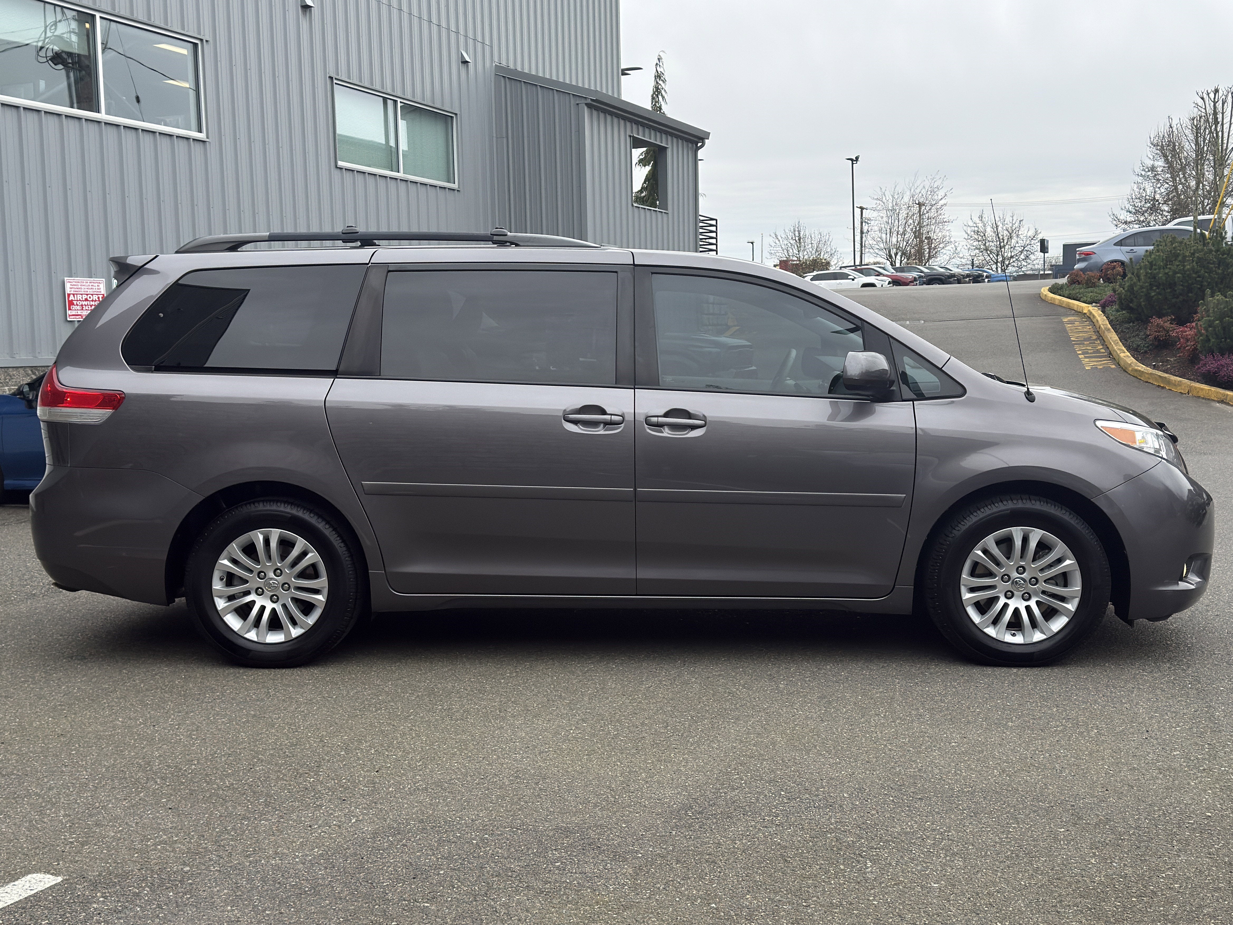 2014 Toyota Sienna XLE 8-Passenger