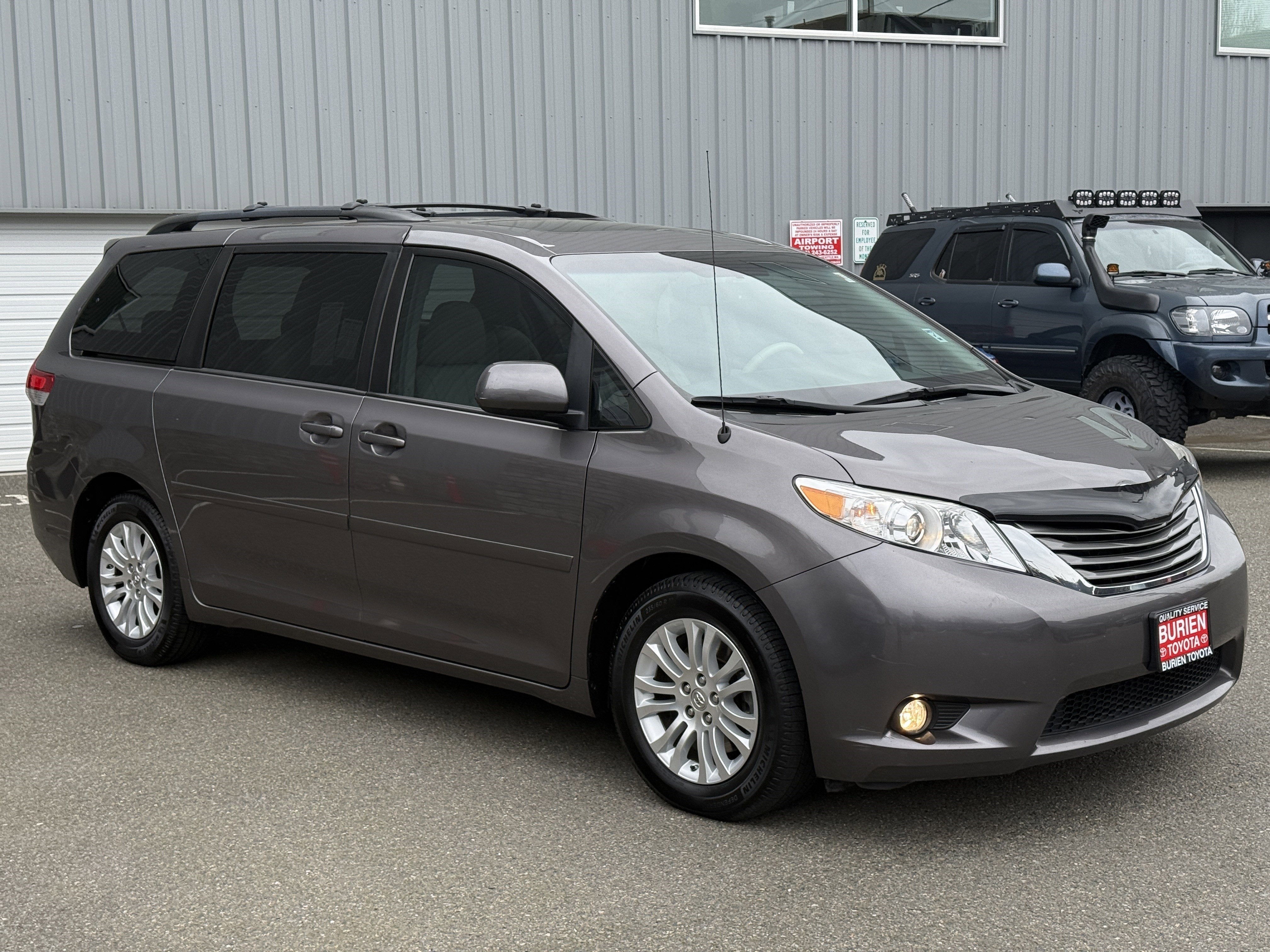 2014 Toyota Sienna XLE 8-Passenger