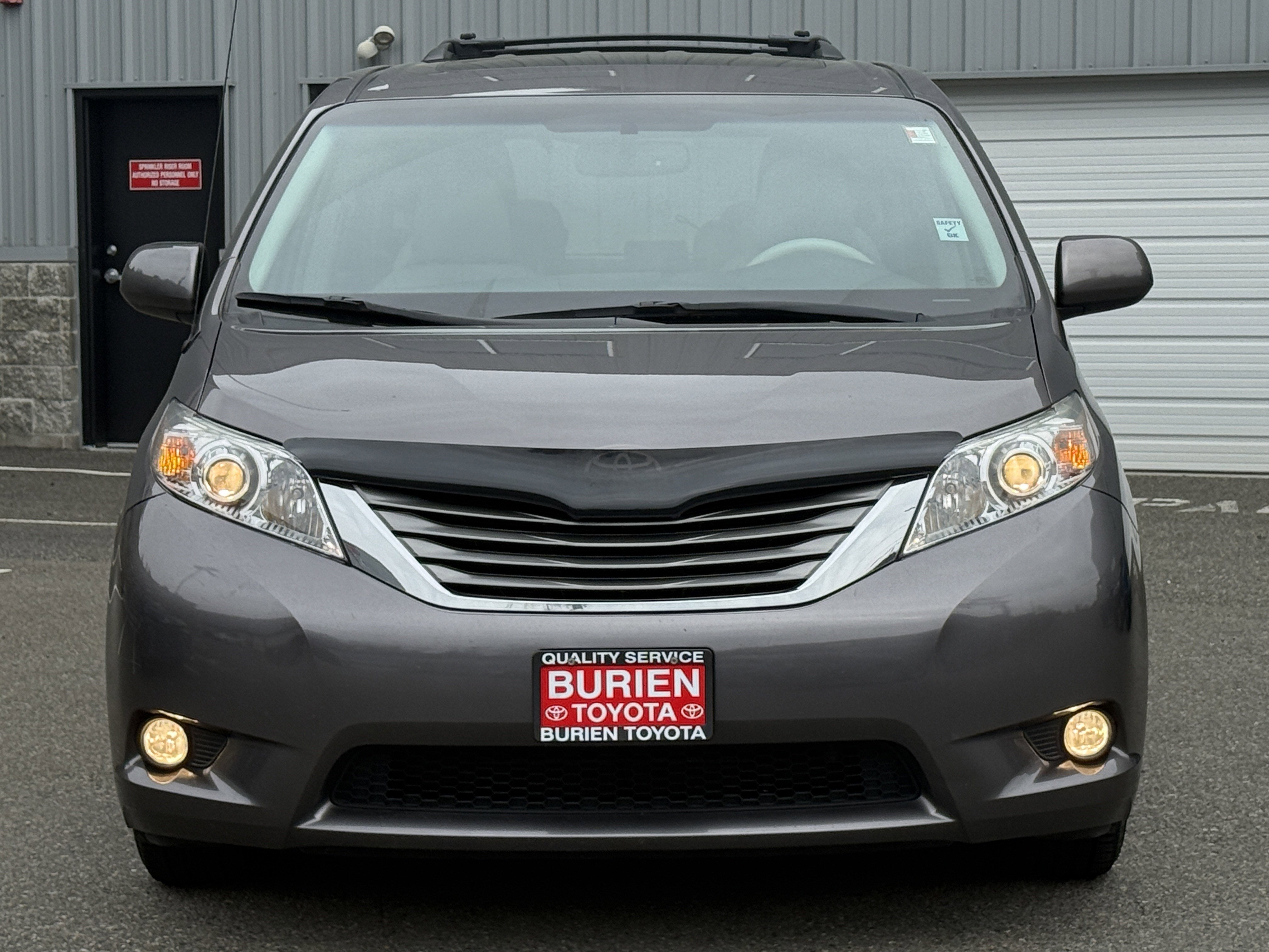 2014 Toyota Sienna XLE 8-Passenger