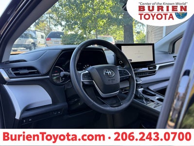 2025 Toyota Sienna XLE 8-Passenger