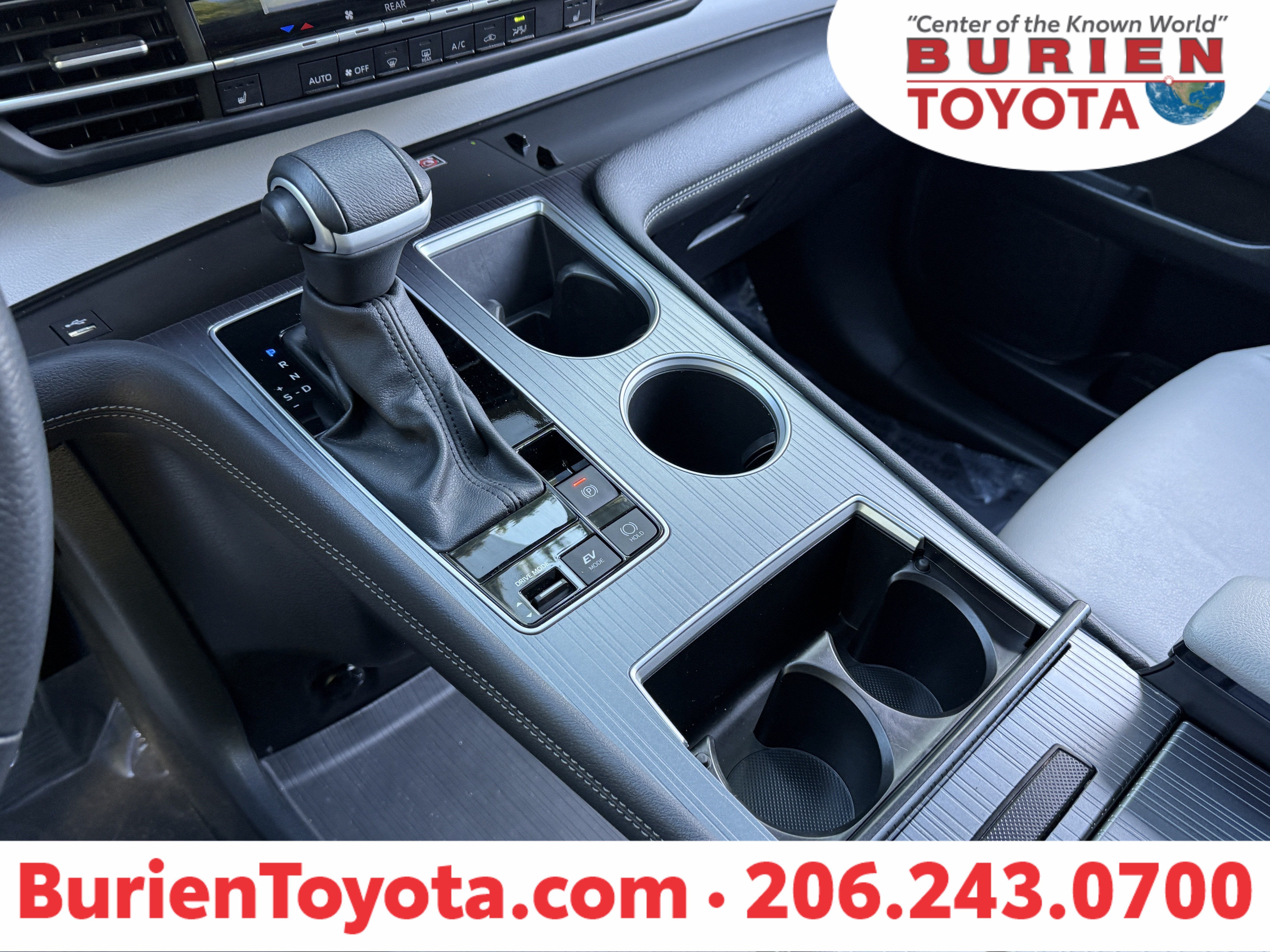 2025 Toyota Sienna XLE 8-Passenger
