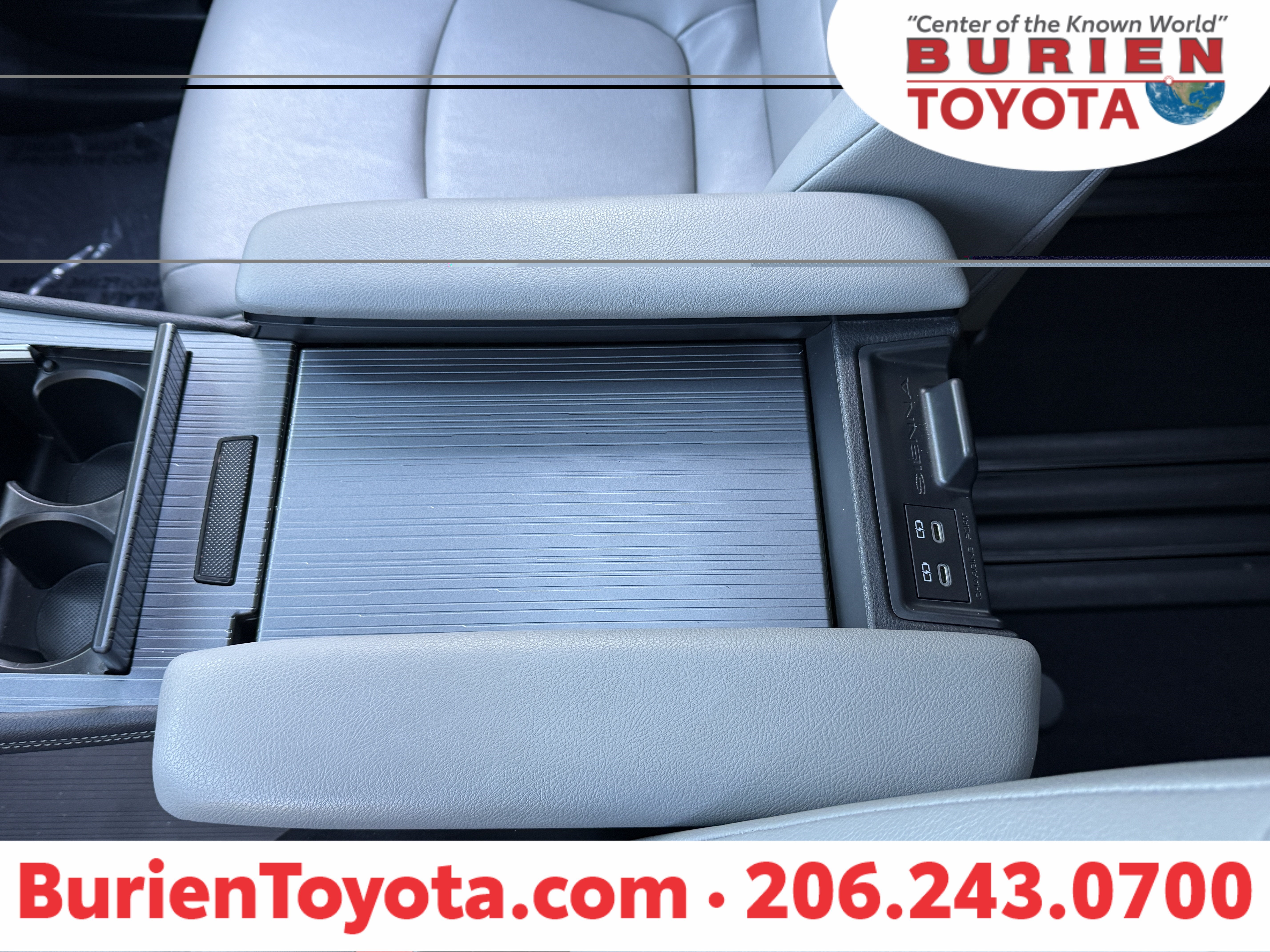 2025 Toyota Sienna XLE 8-Passenger