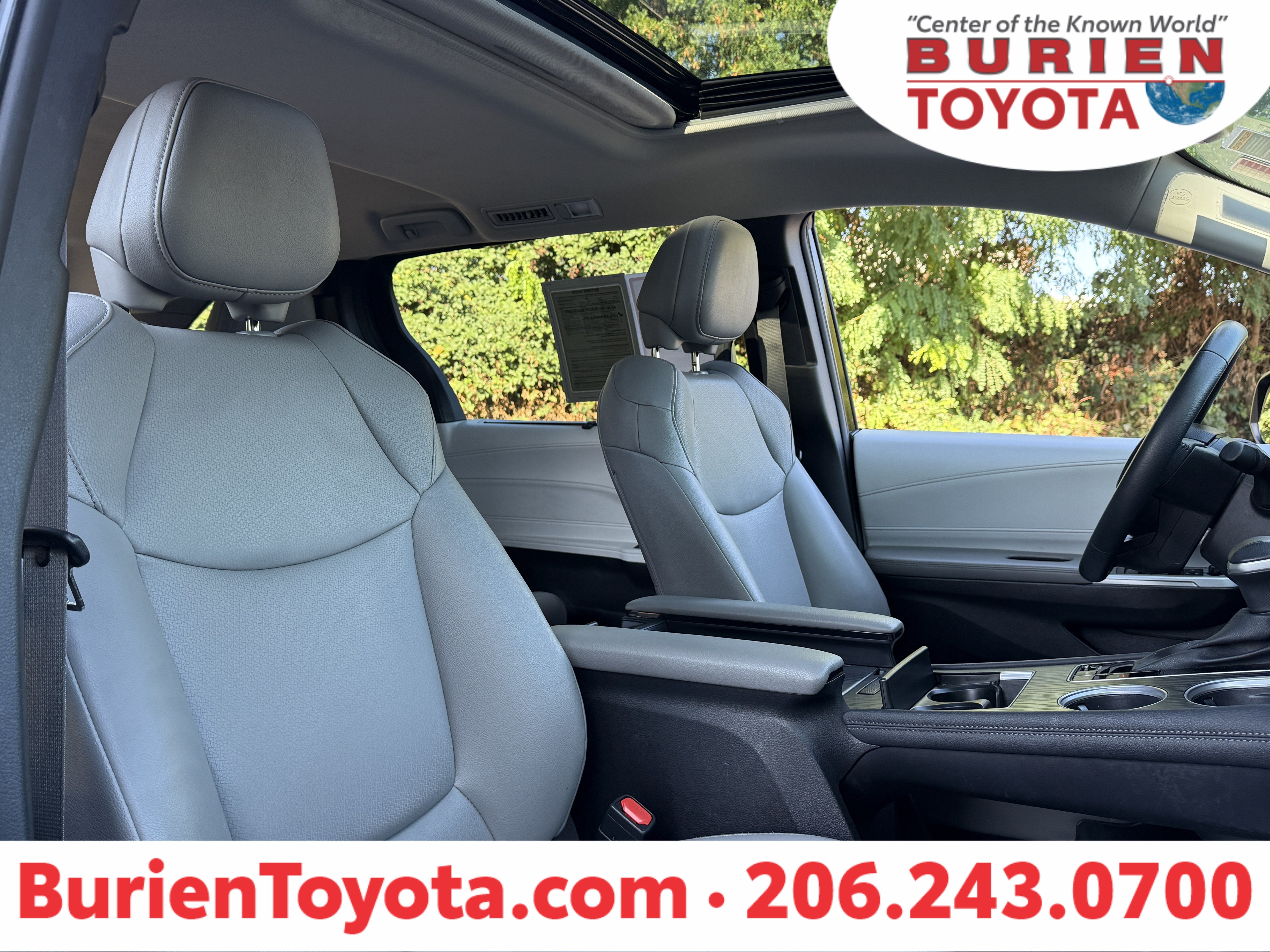 2025 Toyota Sienna XLE 8-Passenger