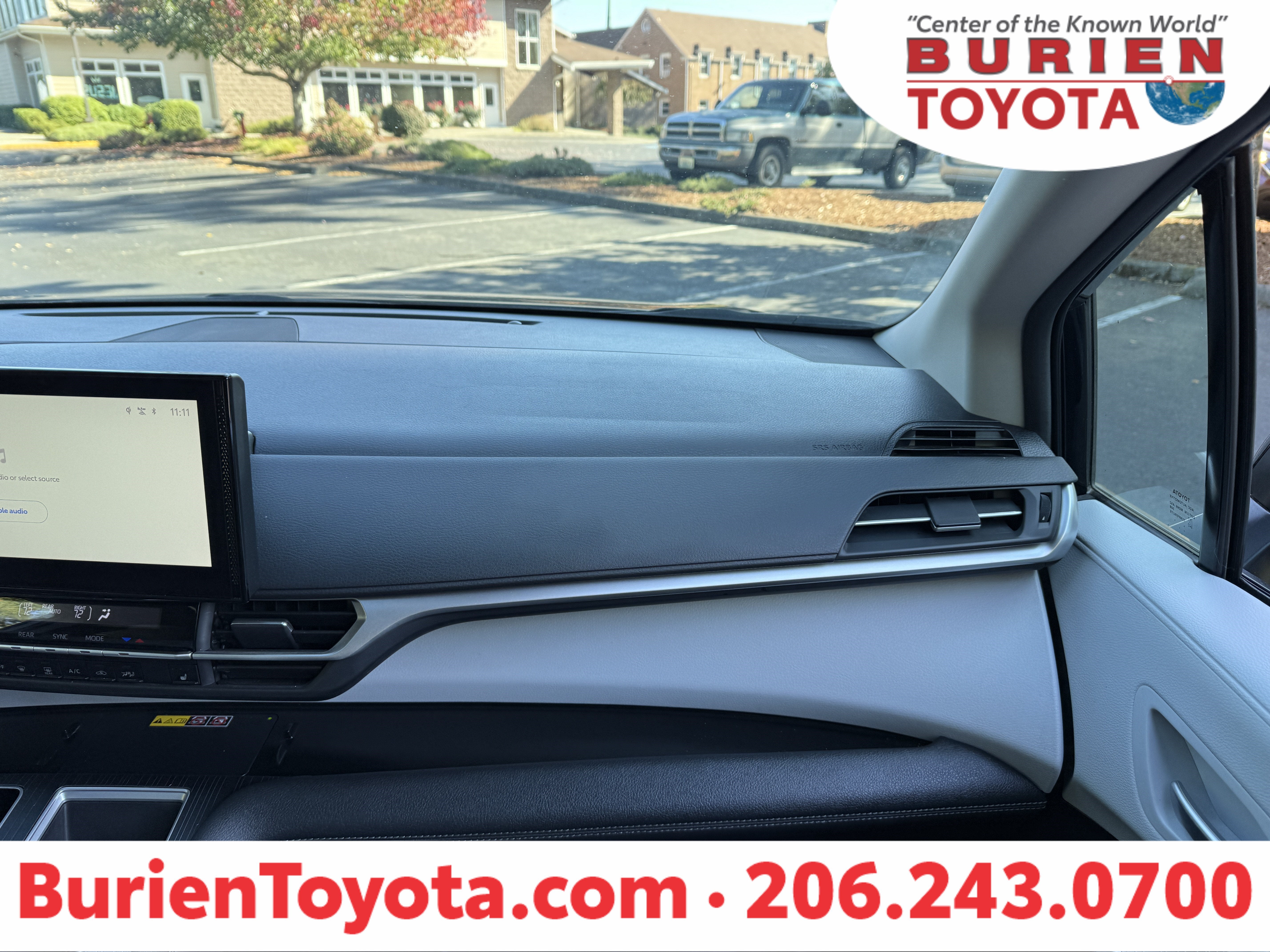 2025 Toyota Sienna XLE 8-Passenger