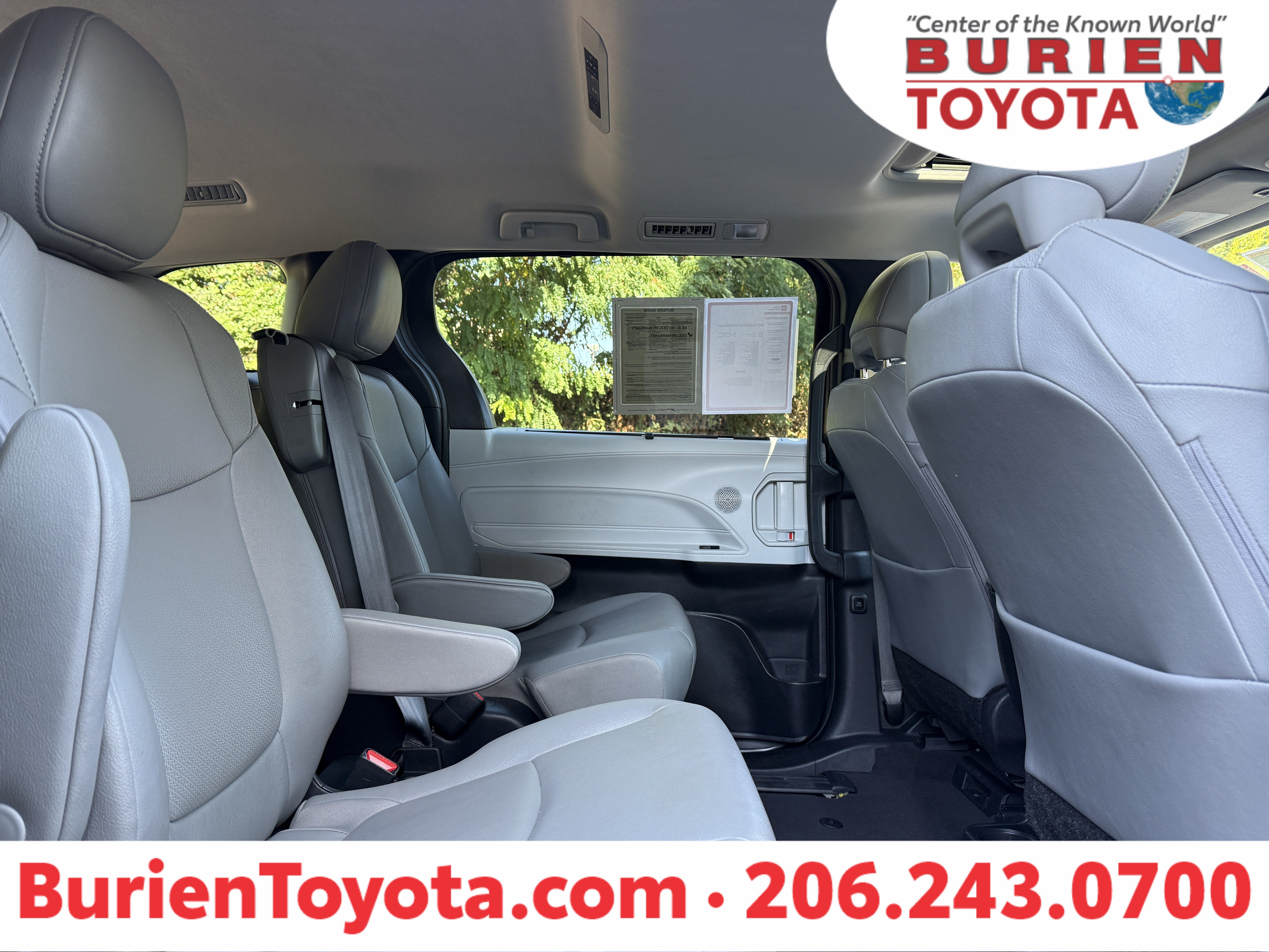 2025 Toyota Sienna XLE 8-Passenger