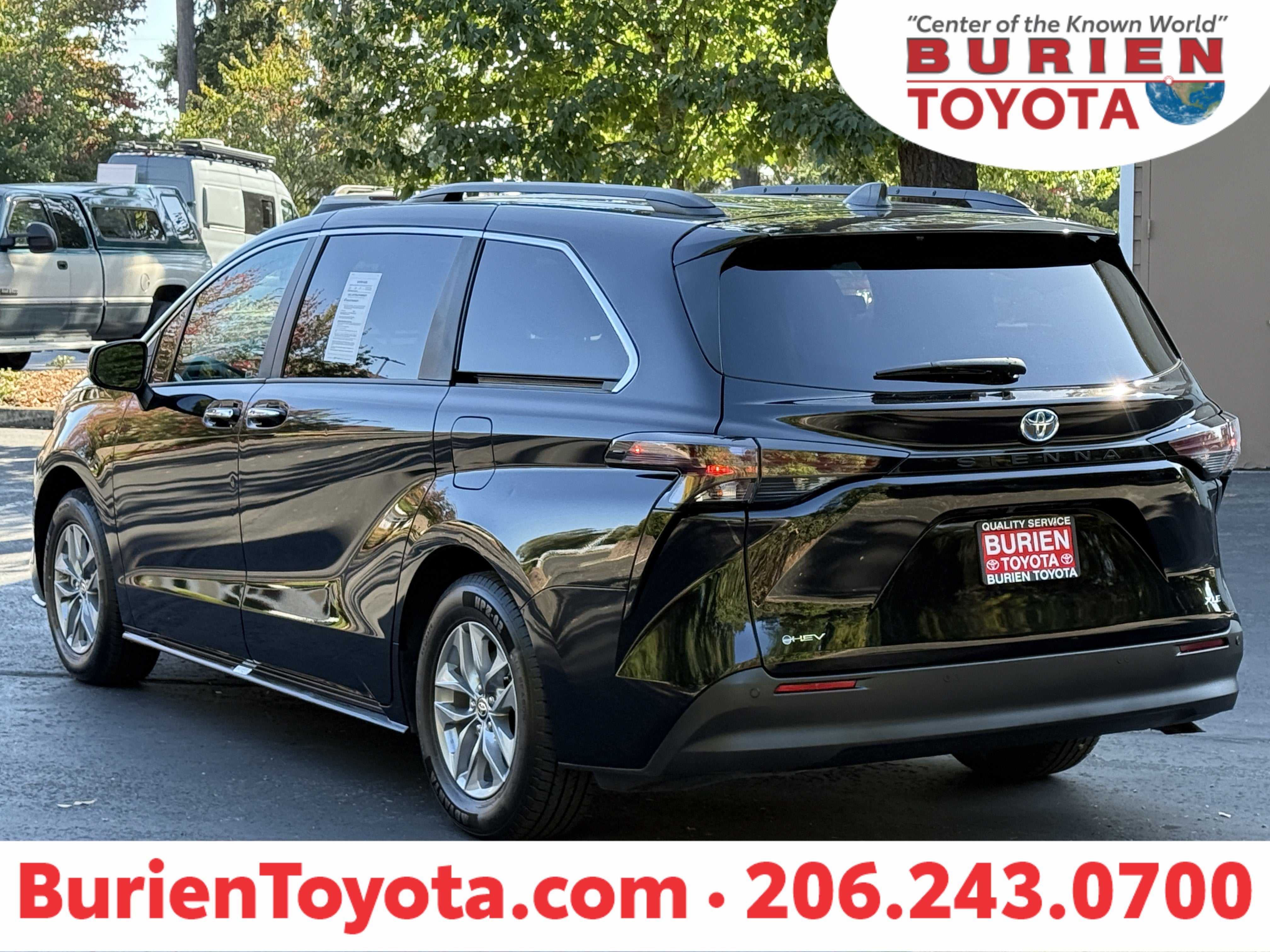 2025 Toyota Sienna XLE 8-Passenger