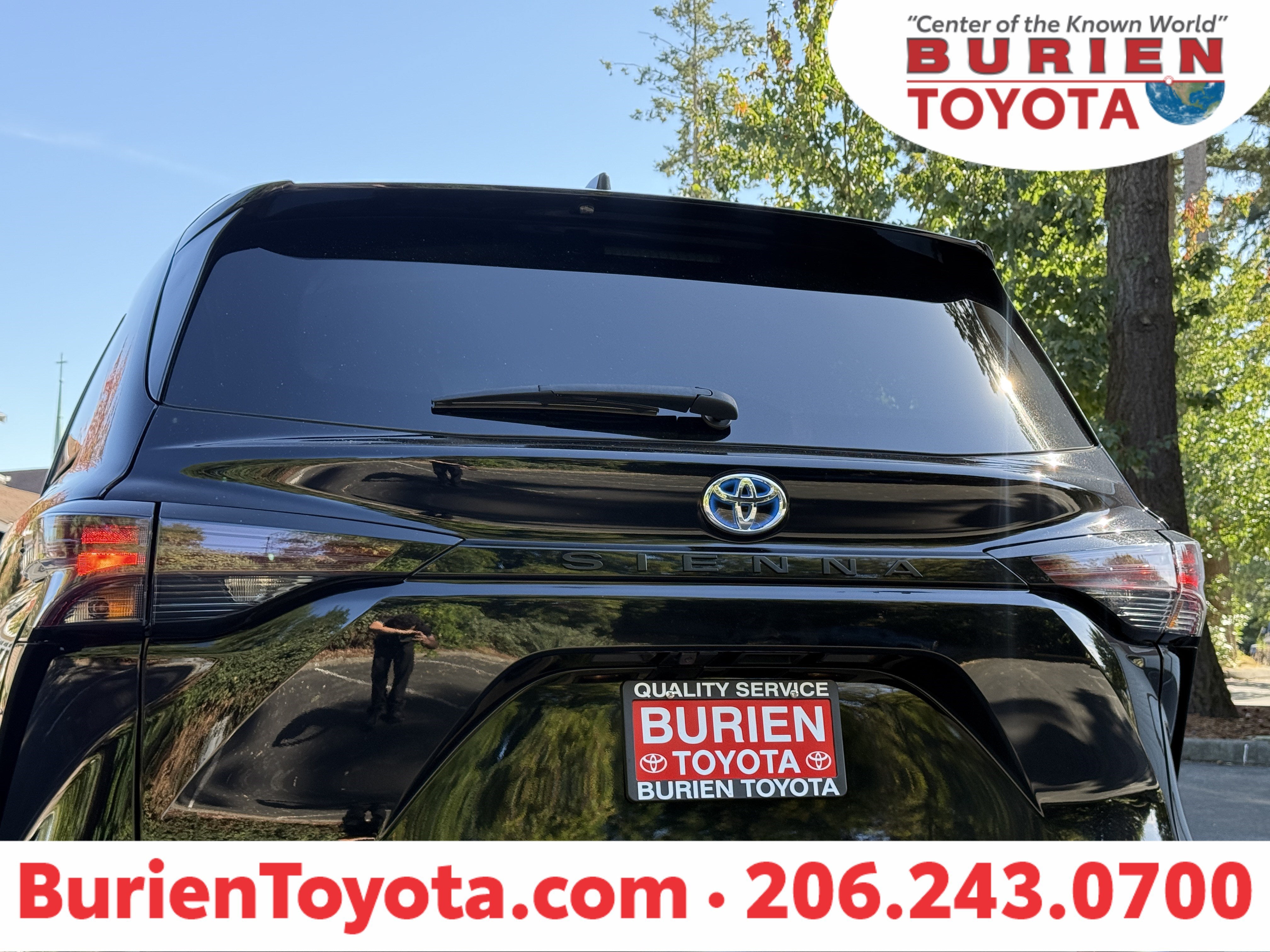 2025 Toyota Sienna XLE 8-Passenger