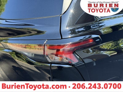 2025 Toyota Sienna XLE 8-Passenger