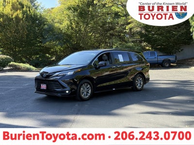 2025 Toyota Sienna XLE 8-Passenger