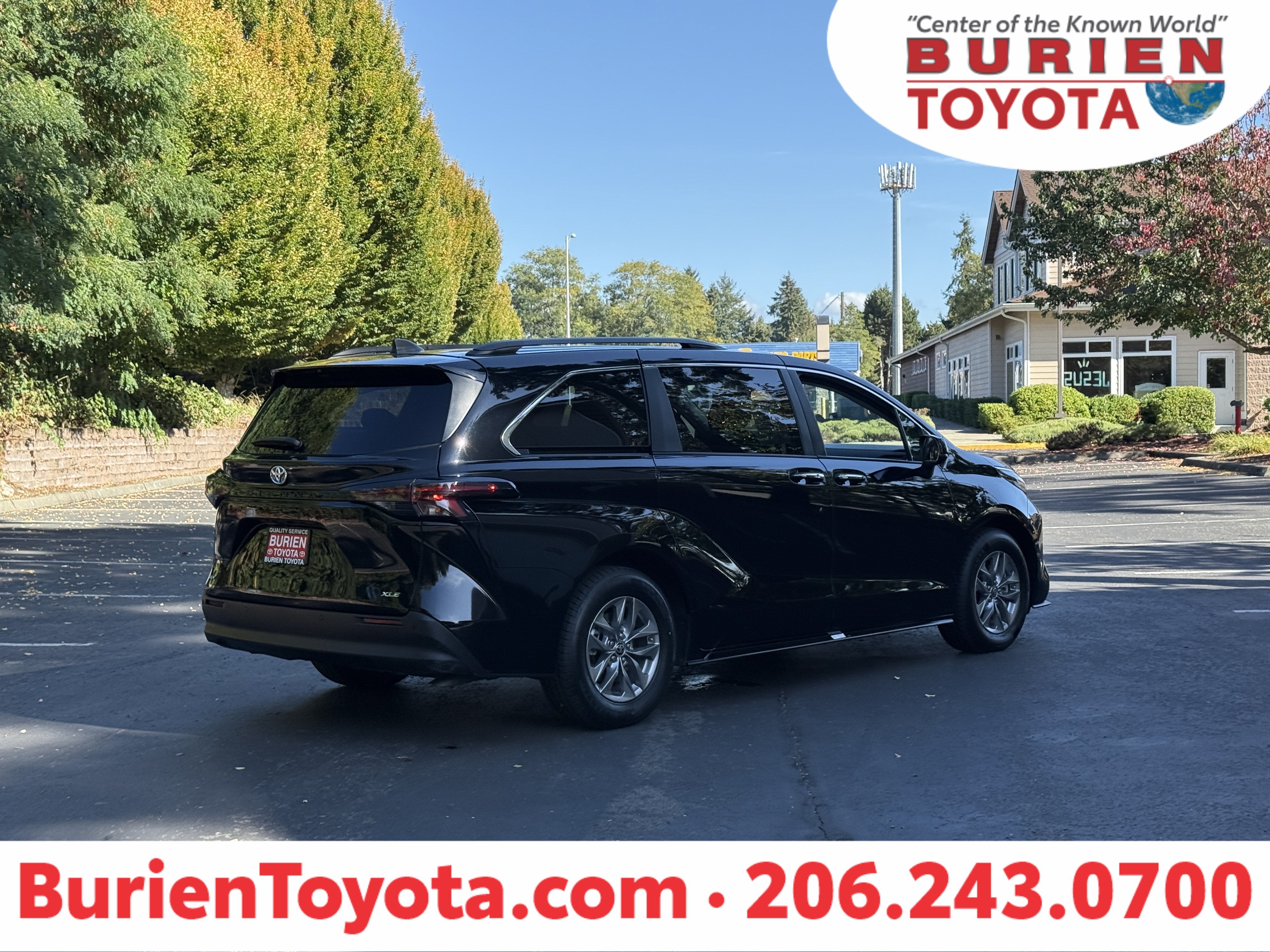 2025 Toyota Sienna XLE 8-Passenger