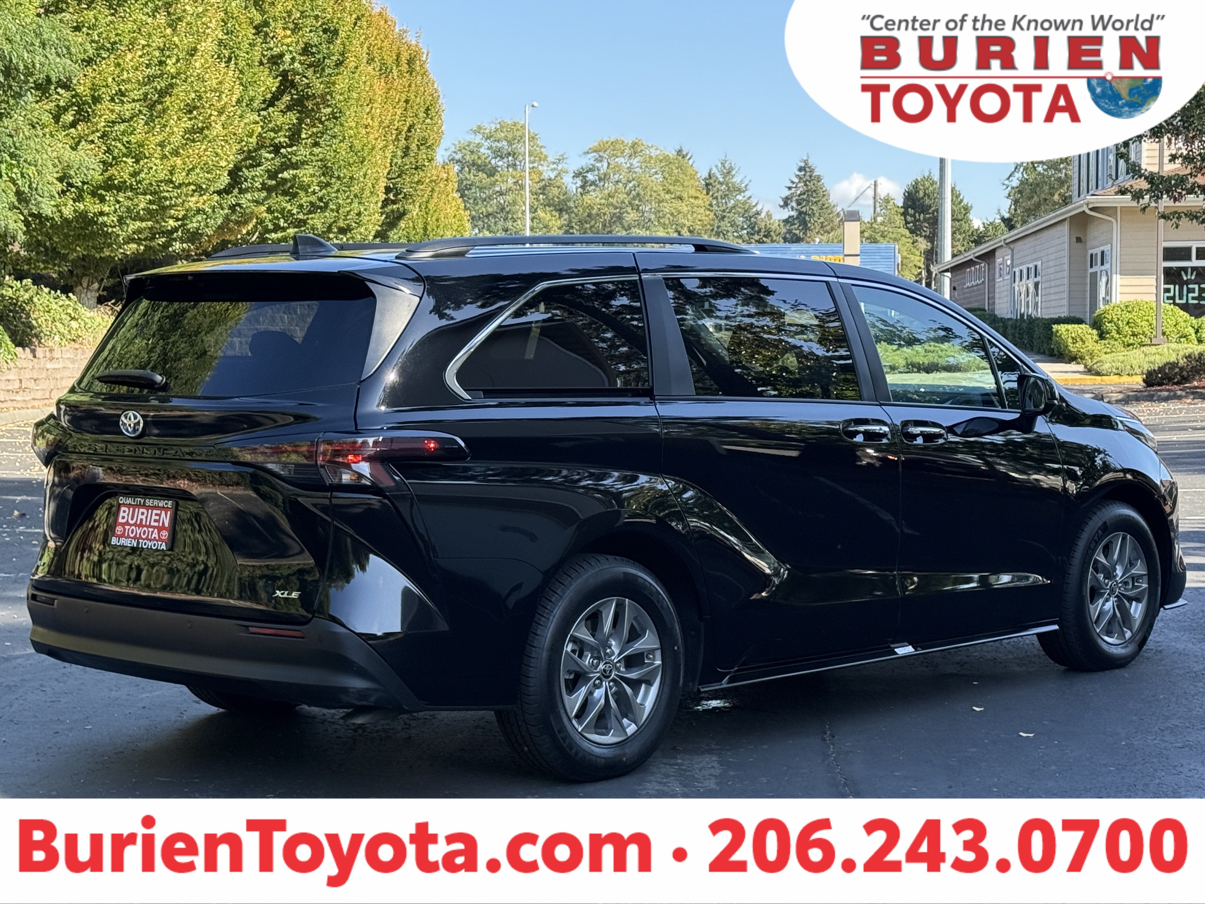 2025 Toyota Sienna XLE 8-Passenger