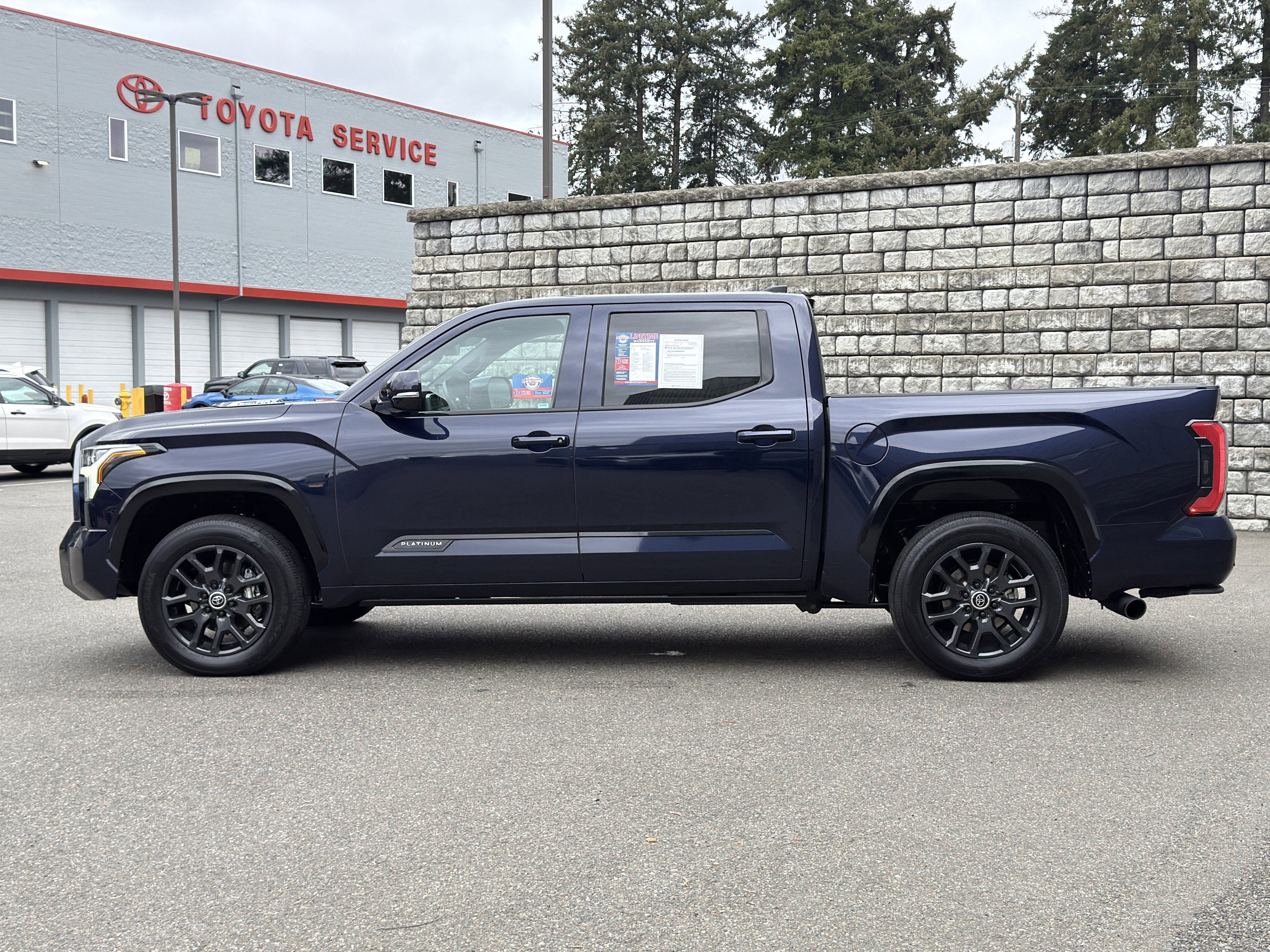 2024 Toyota Tundra 4WD Platinum HV