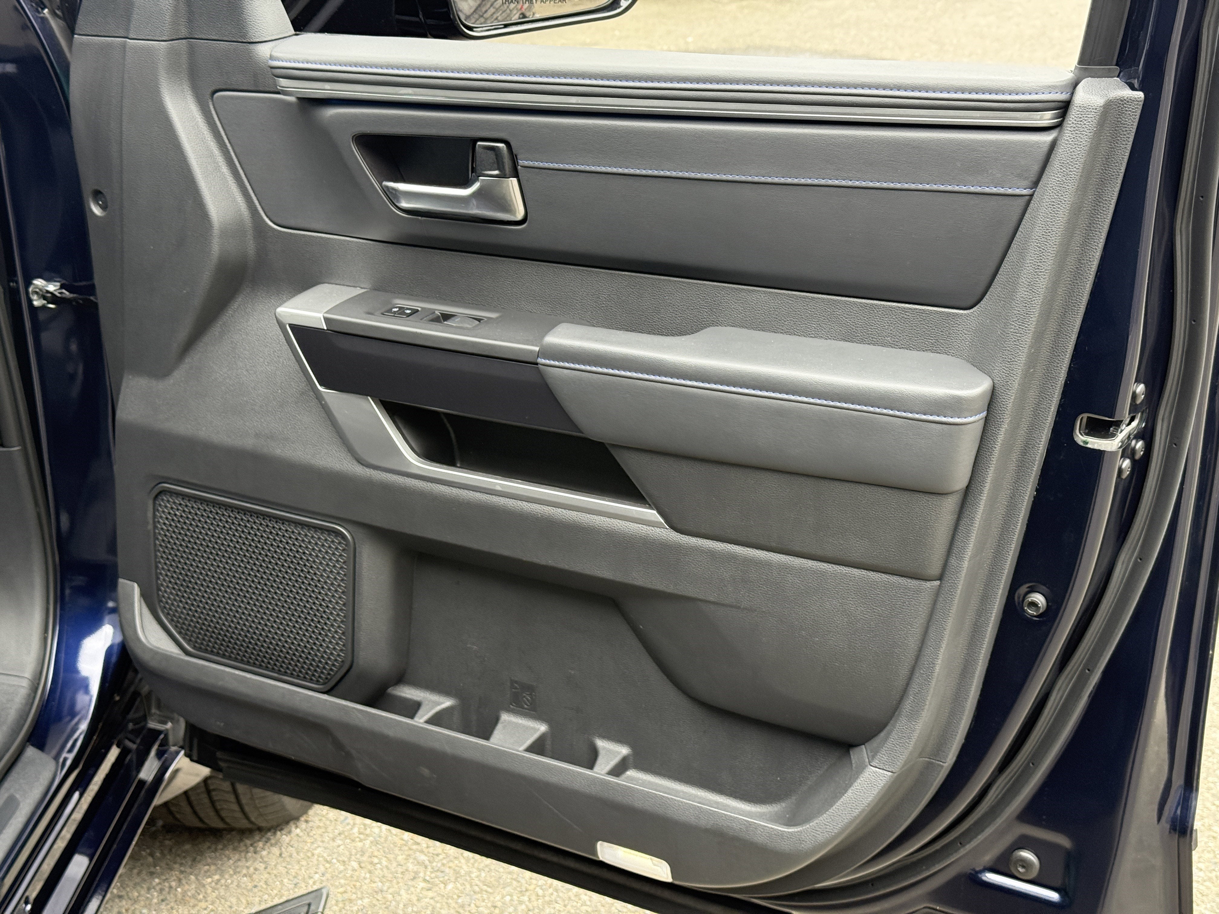 2024 Toyota Tundra 4WD Platinum HV