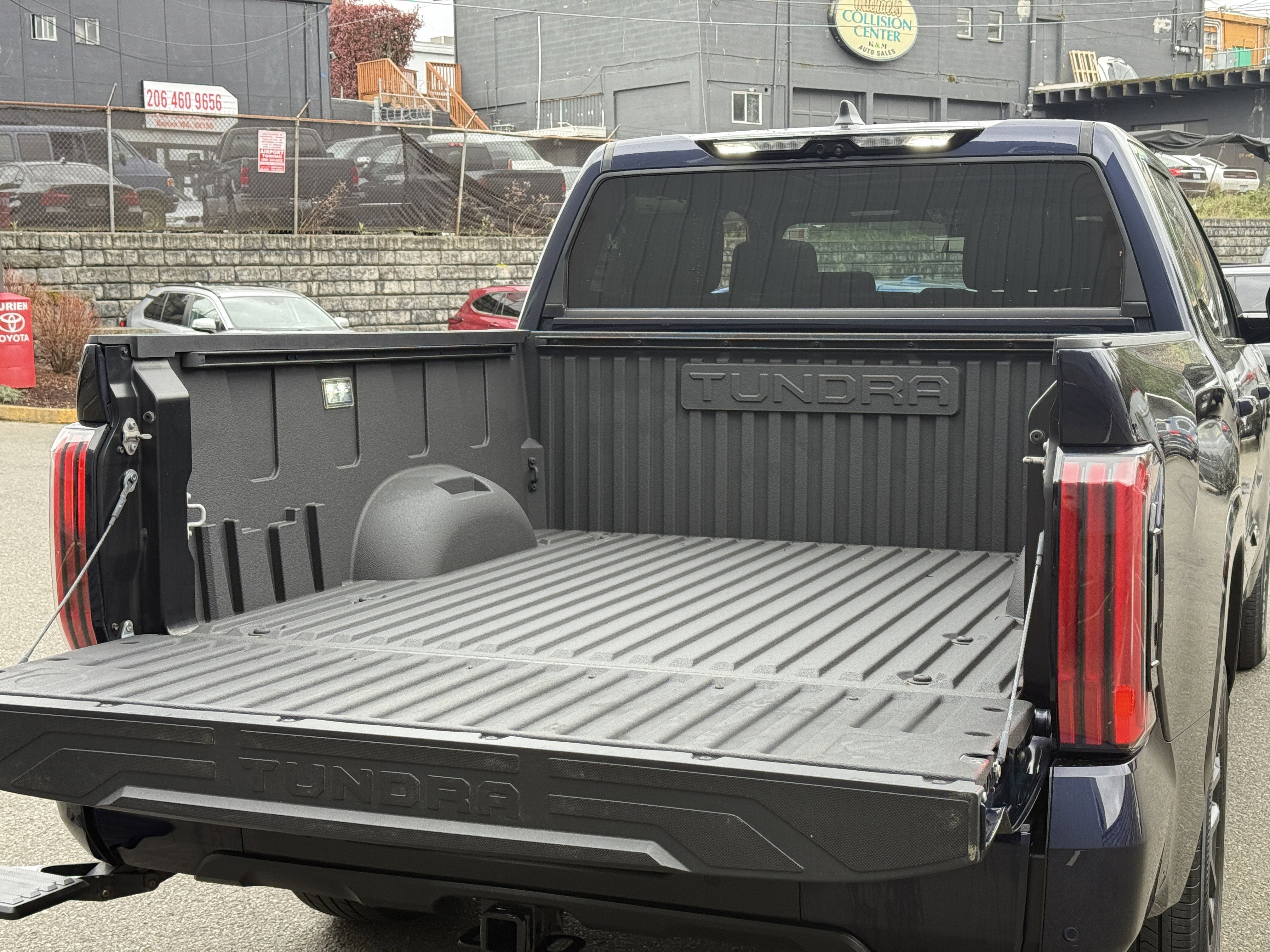 2024 Toyota Tundra 4WD Platinum HV
