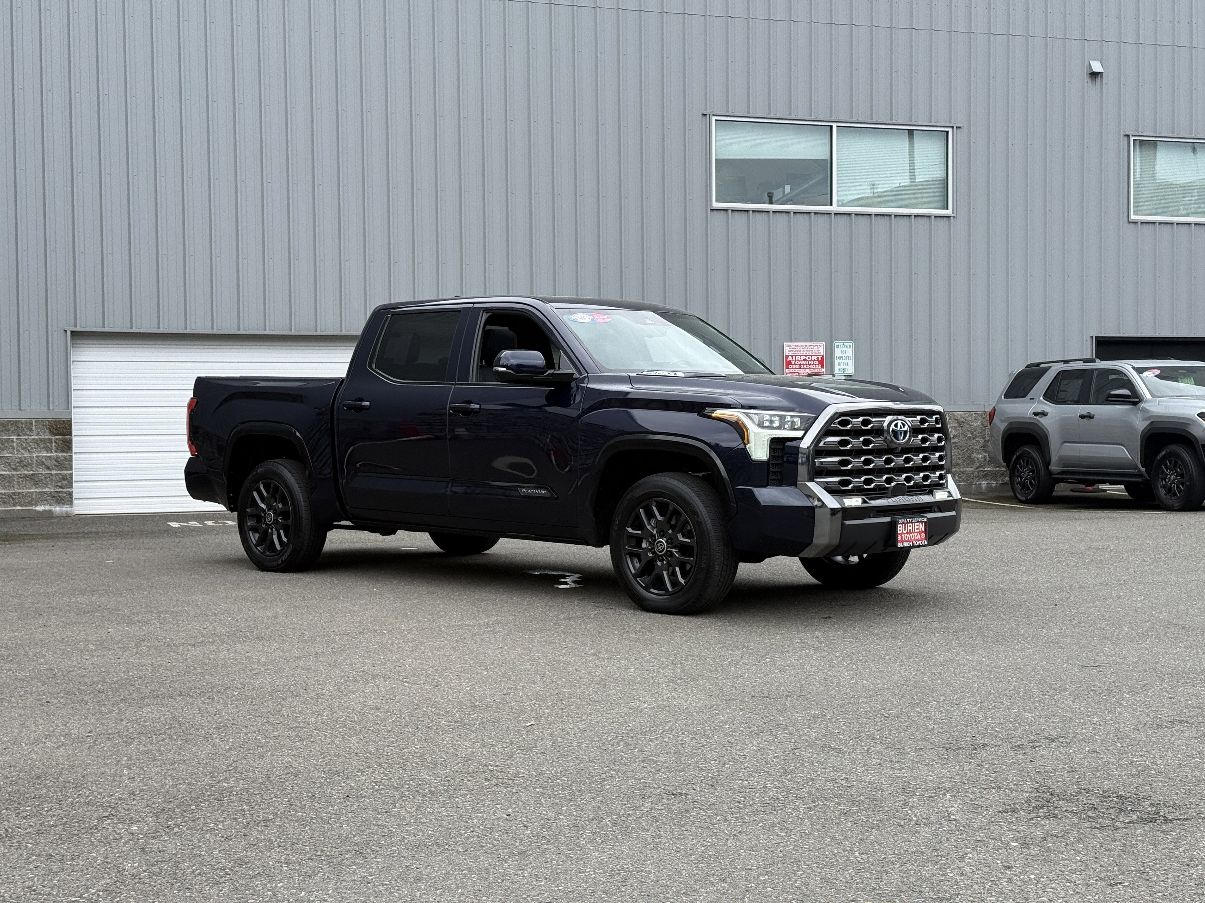 2024 Toyota Tundra 4WD Platinum HV