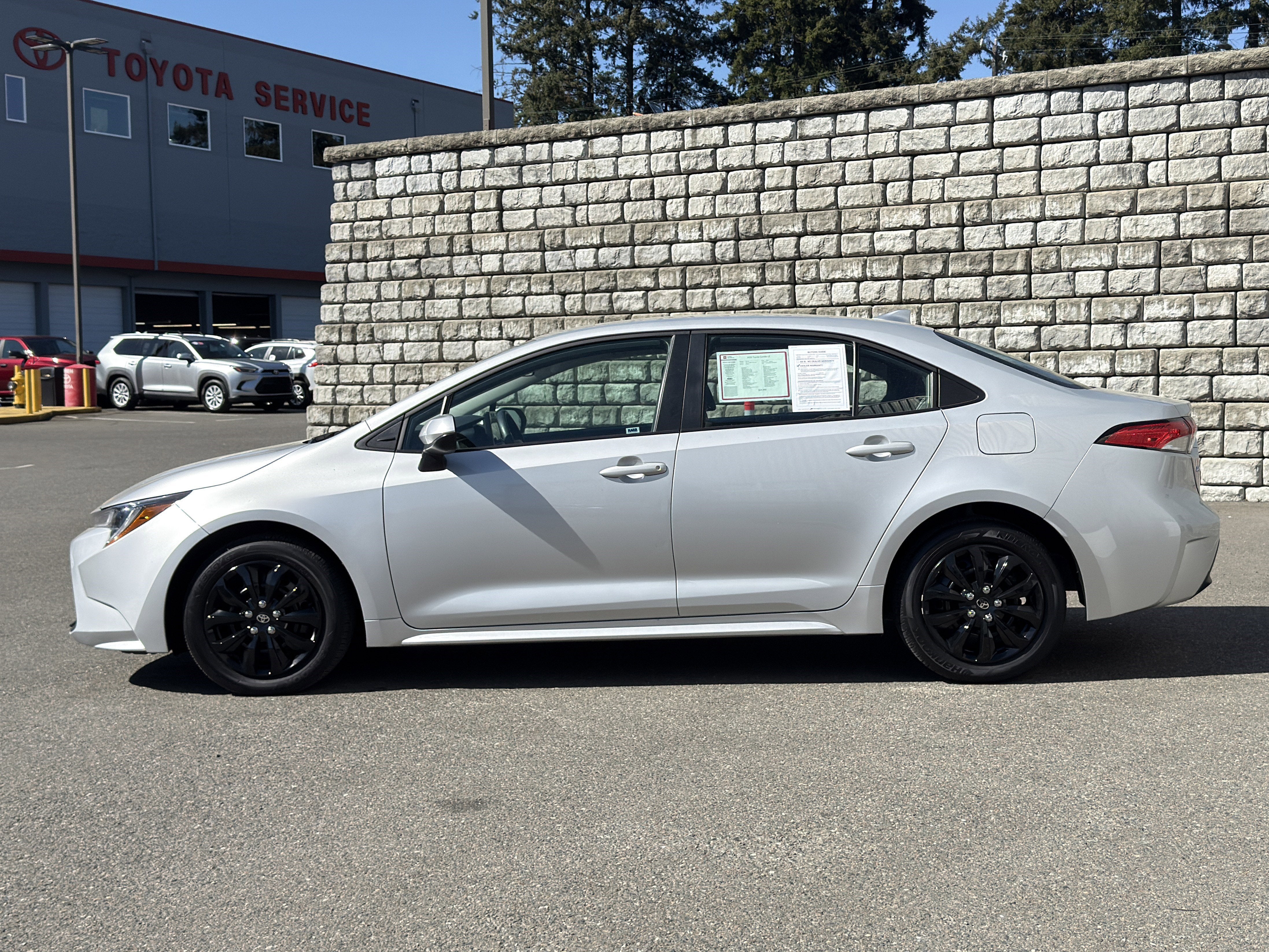 2025 Toyota Corolla LE