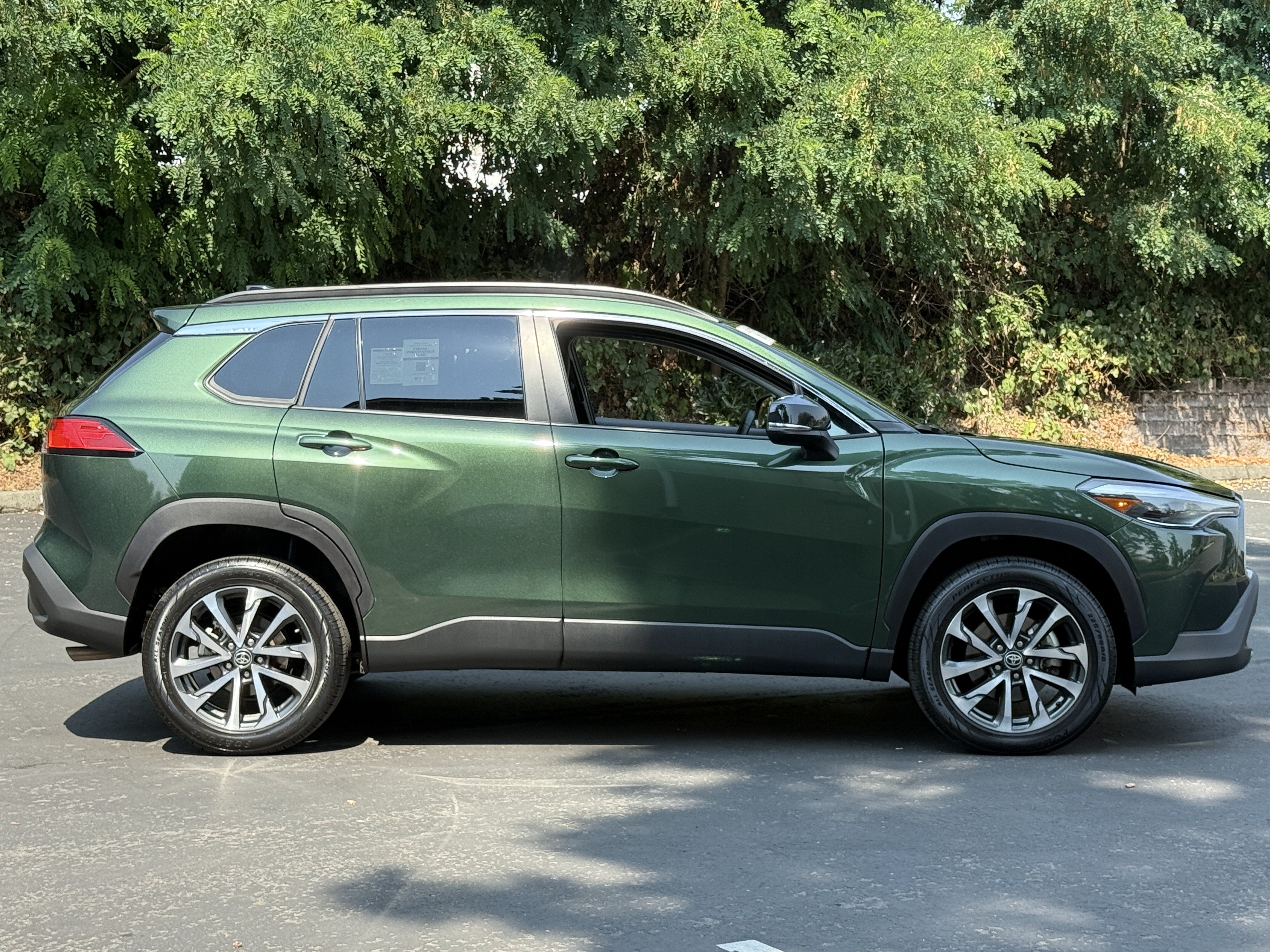 2025 Toyota Corolla Cross XLE