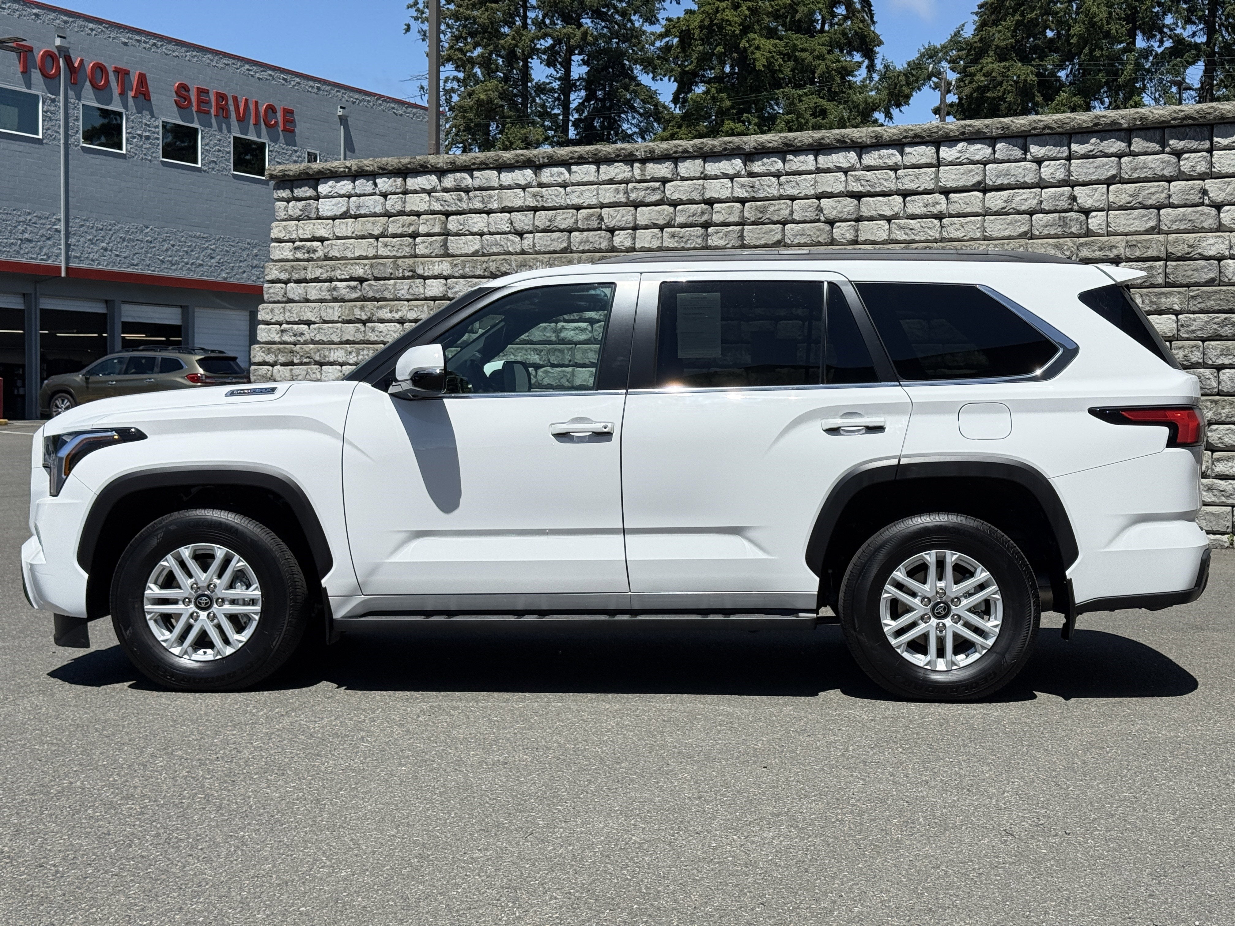 2025 Toyota Sequoia SR5
