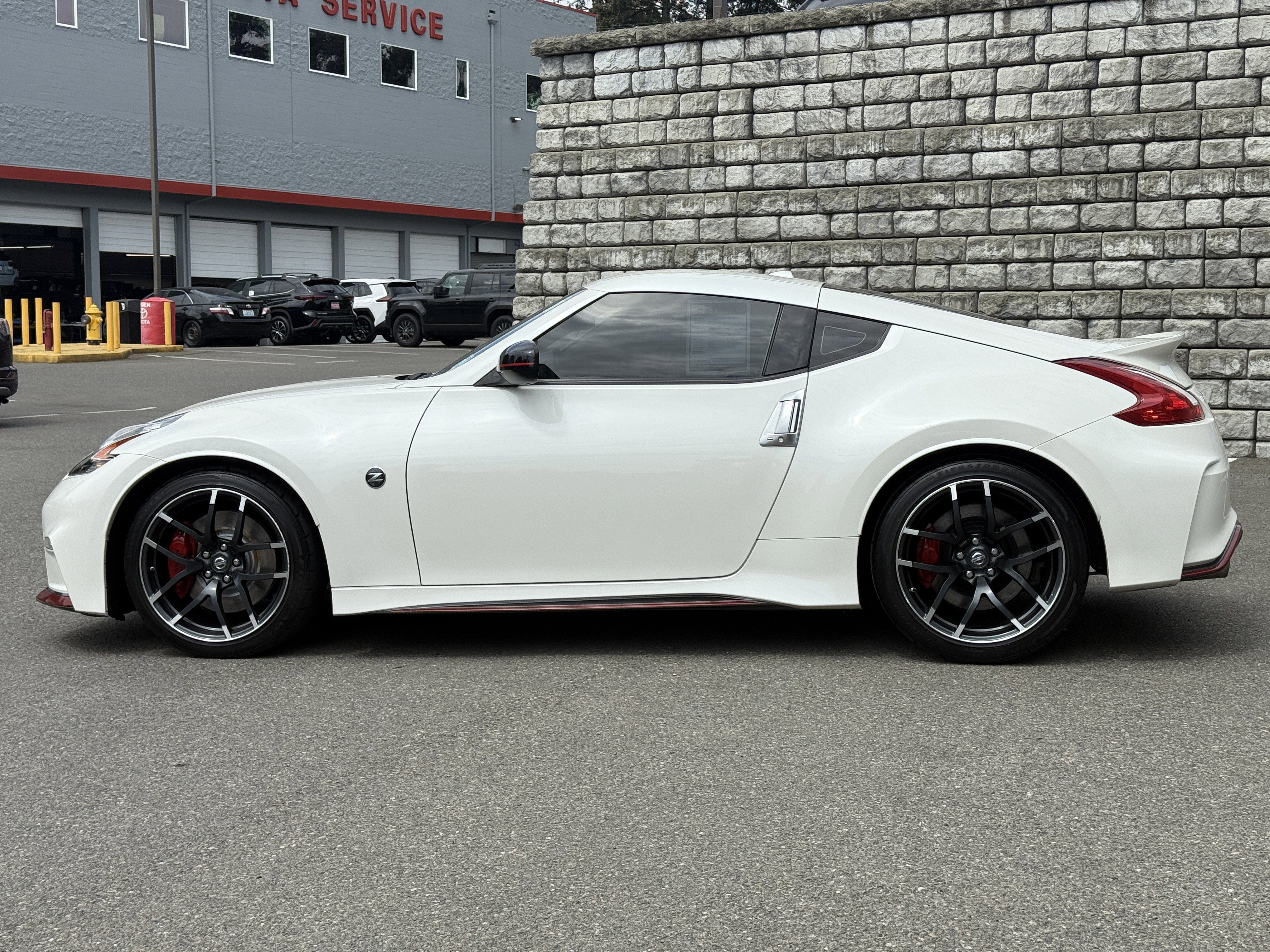 2017 Nissan 370Z NISMO