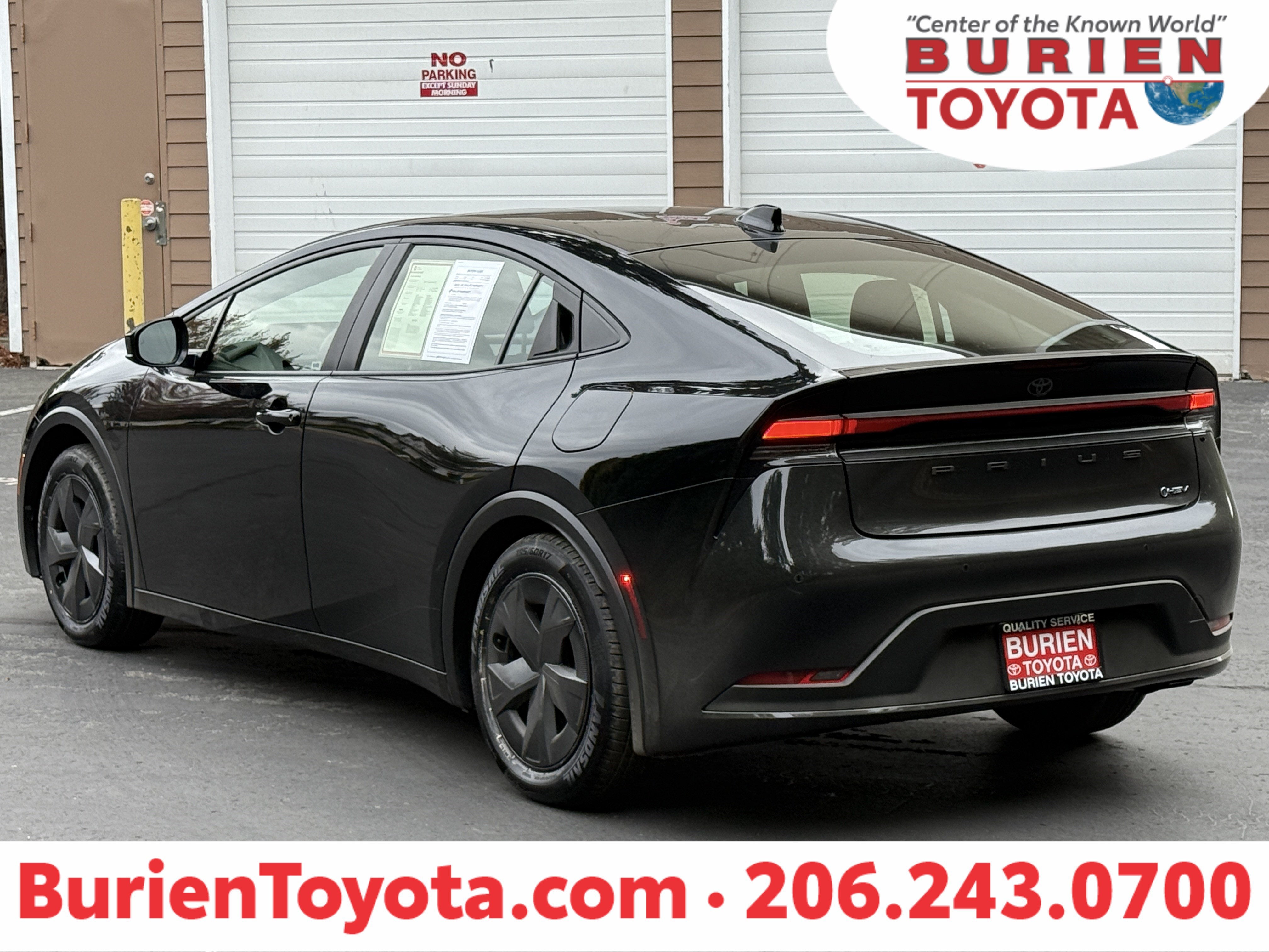 2025 Toyota Prius LE