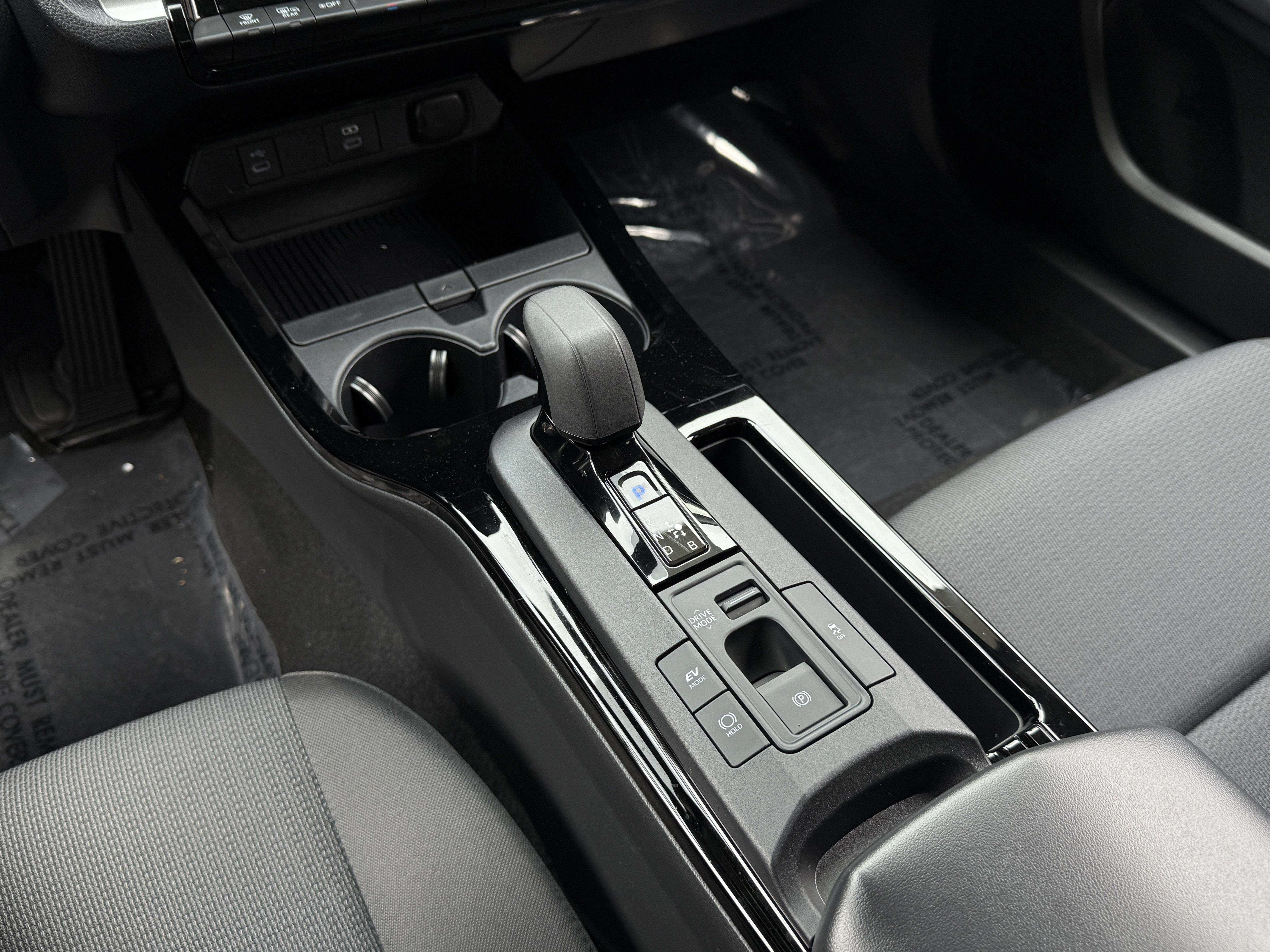 2025 Toyota Prius LE