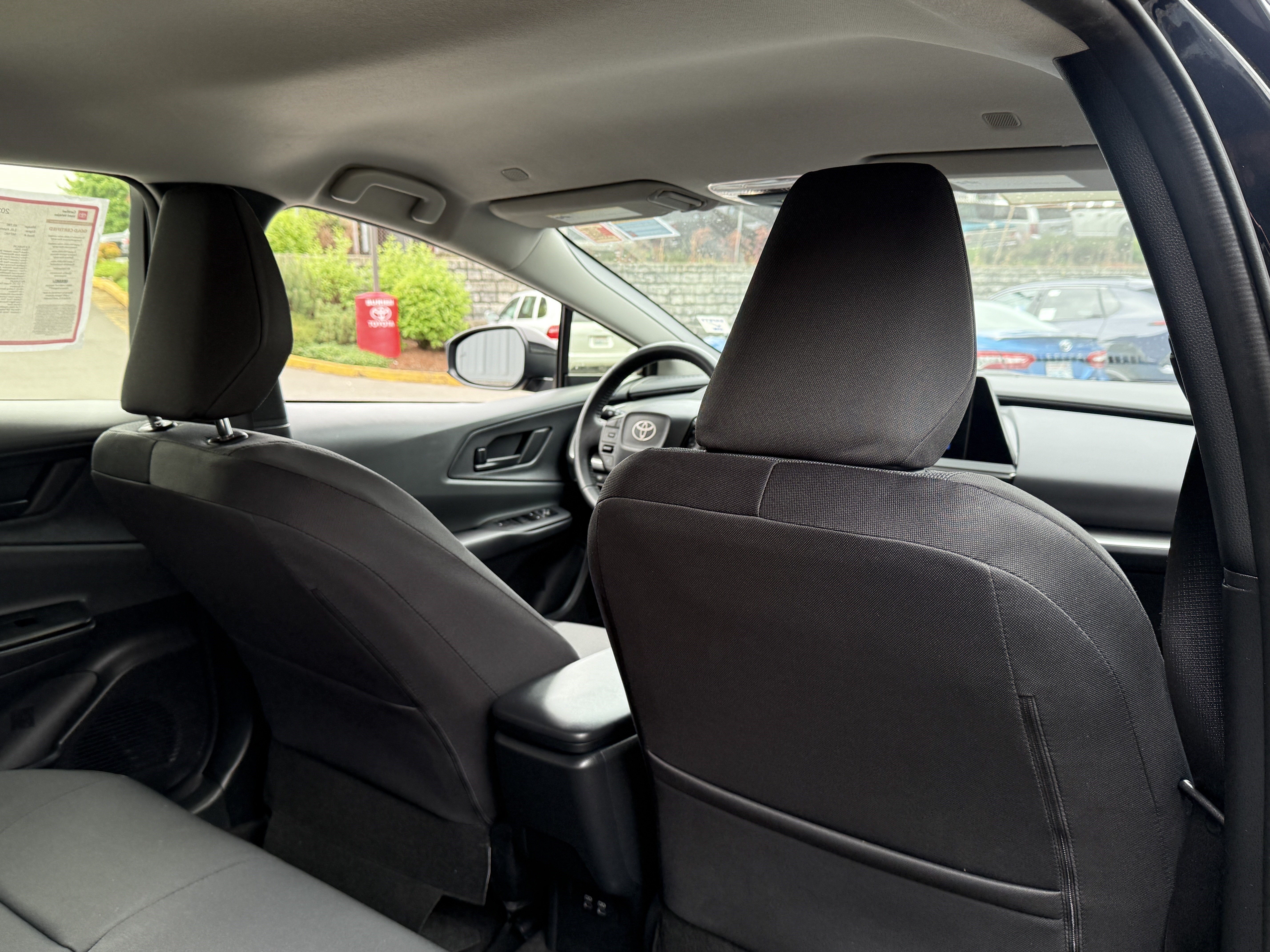 2025 Toyota Prius LE