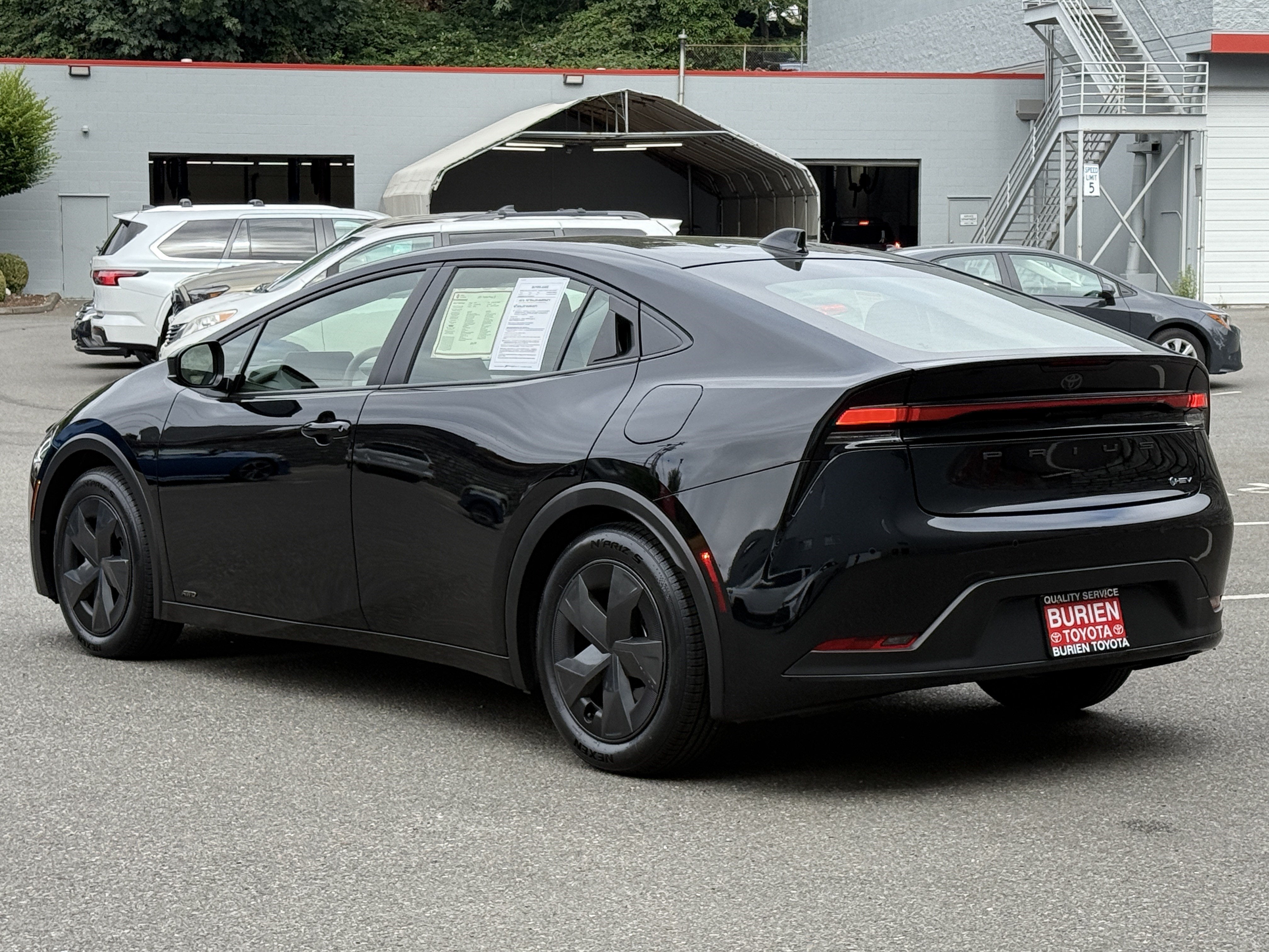2025 Toyota Prius LE