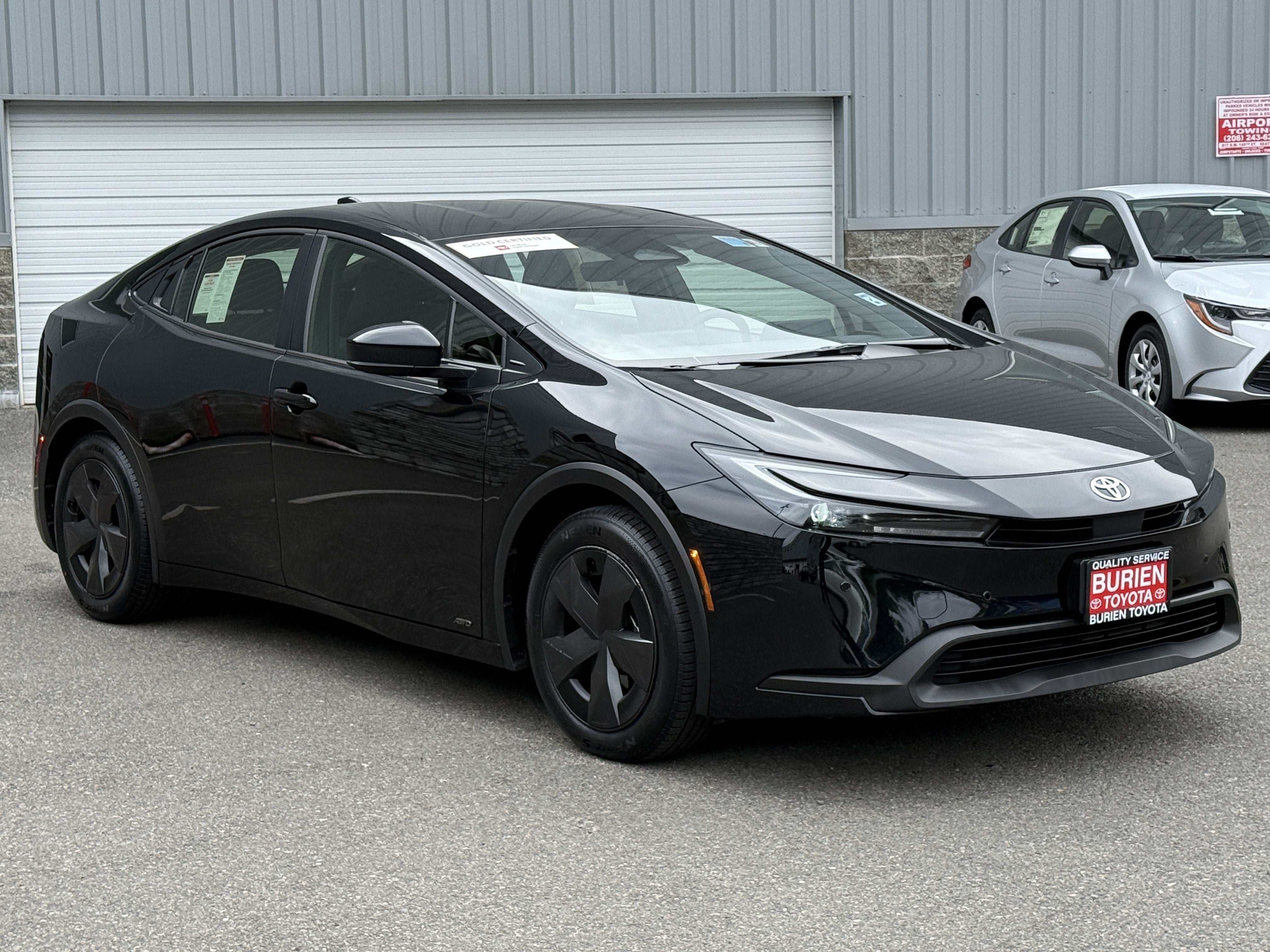 2025 Toyota Prius LE