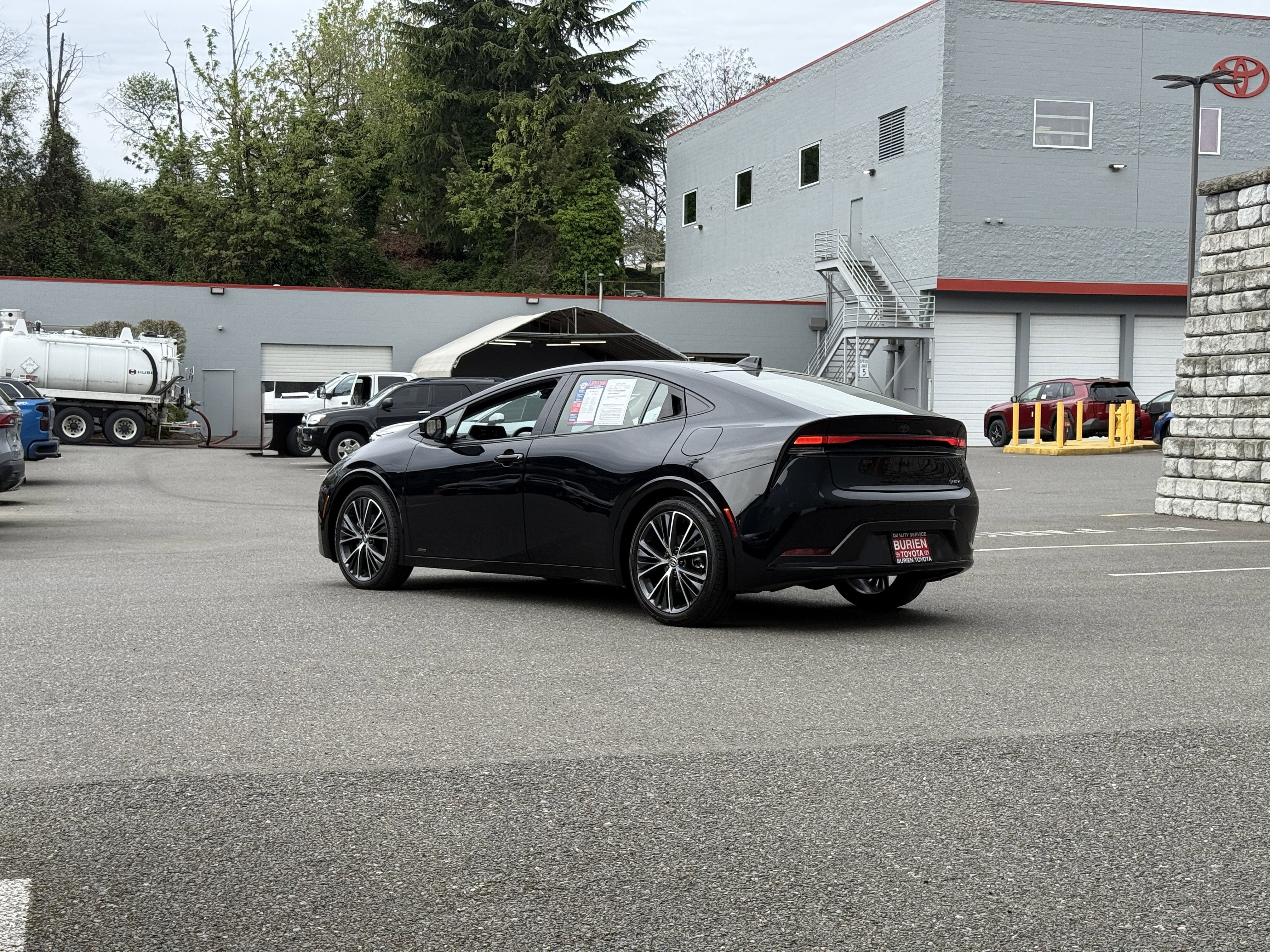 2025 Toyota Prius XLE