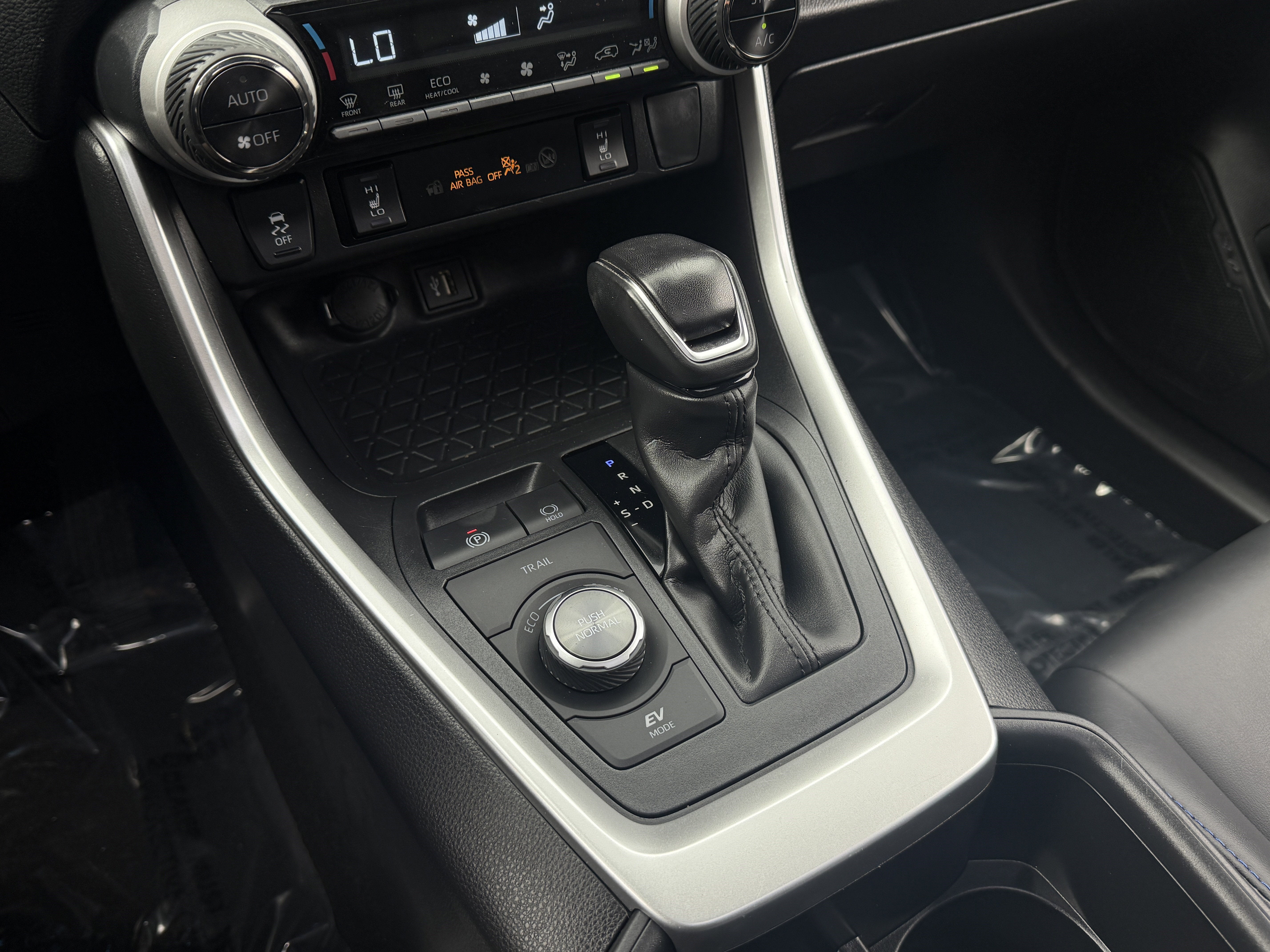 2023 Toyota RAV4 XSE