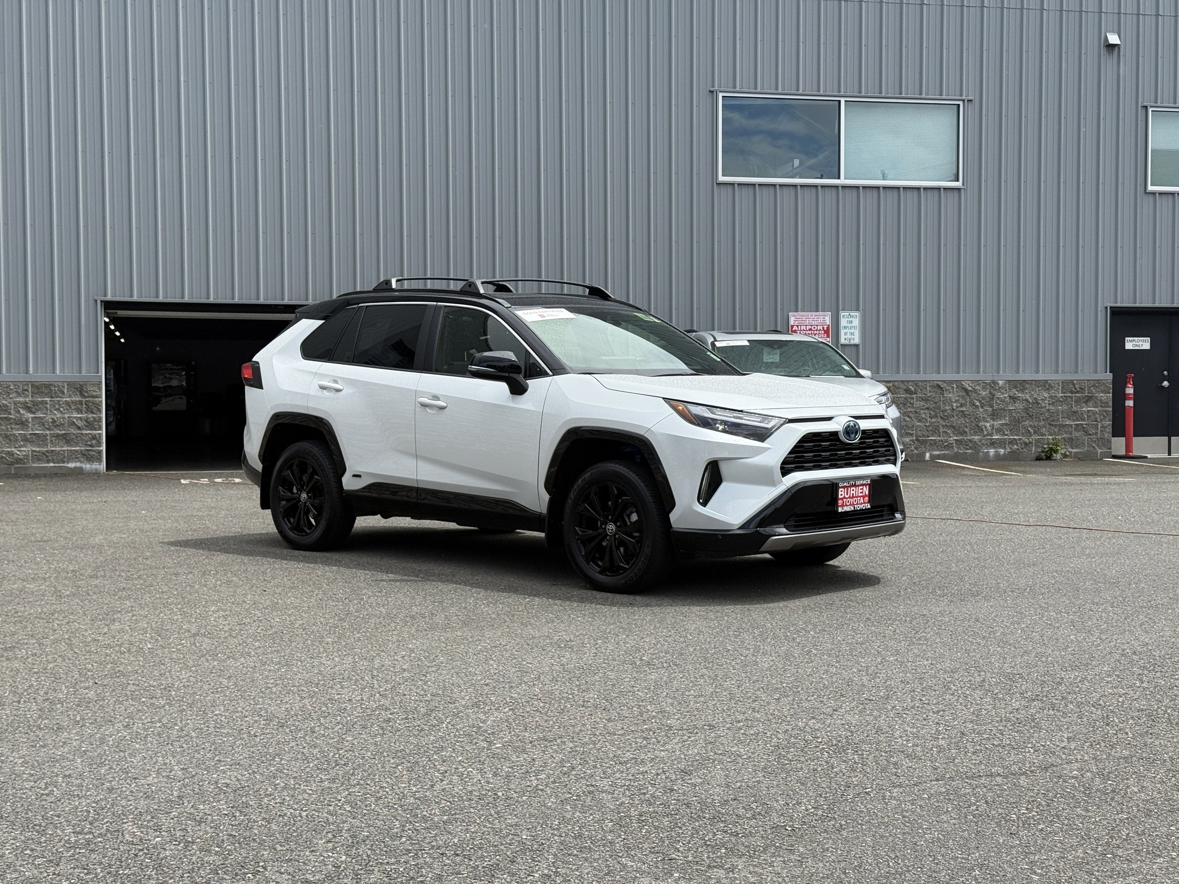2023 Toyota RAV4 XSE