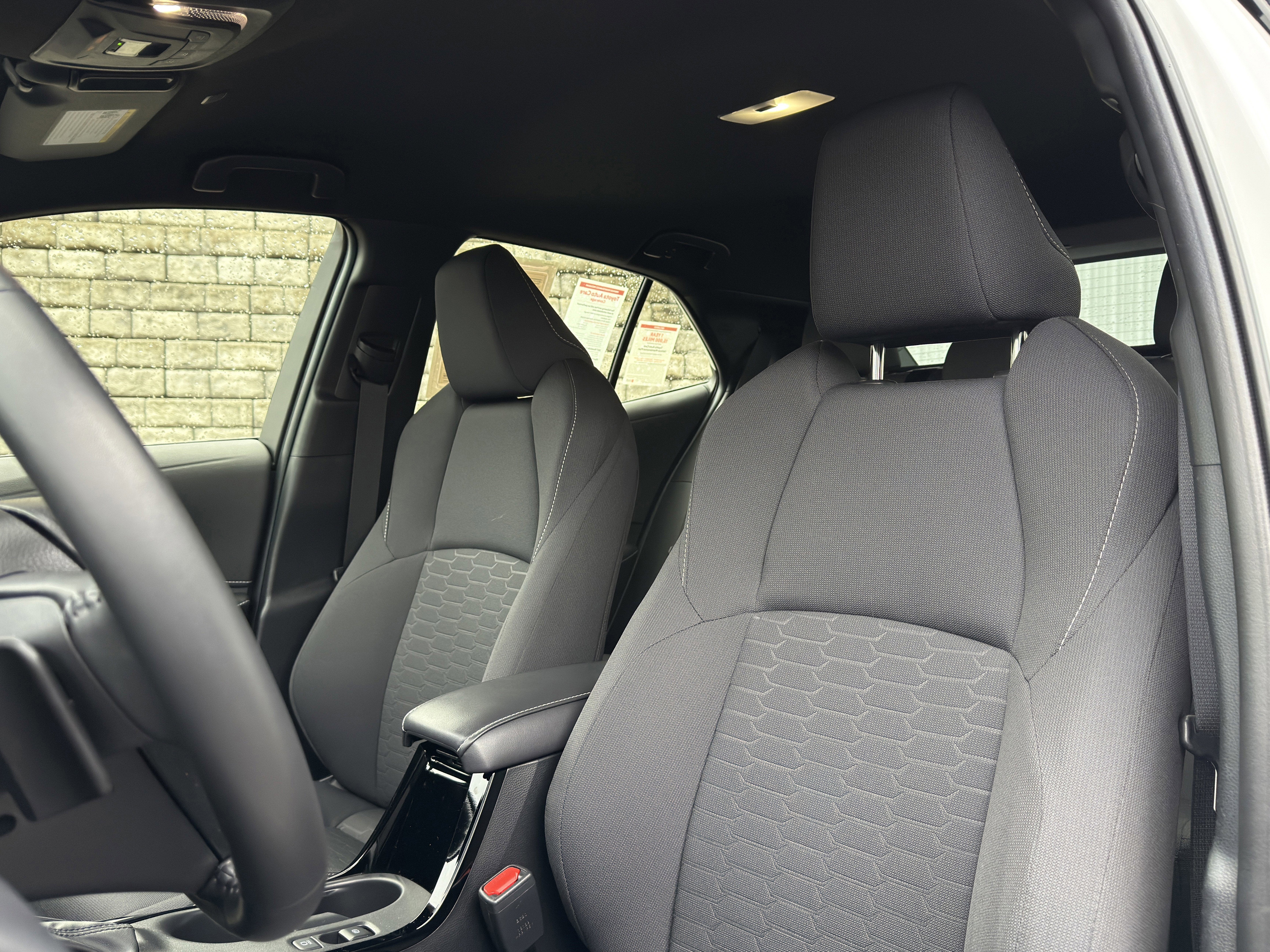 2025 Toyota Corolla Hatchback SE