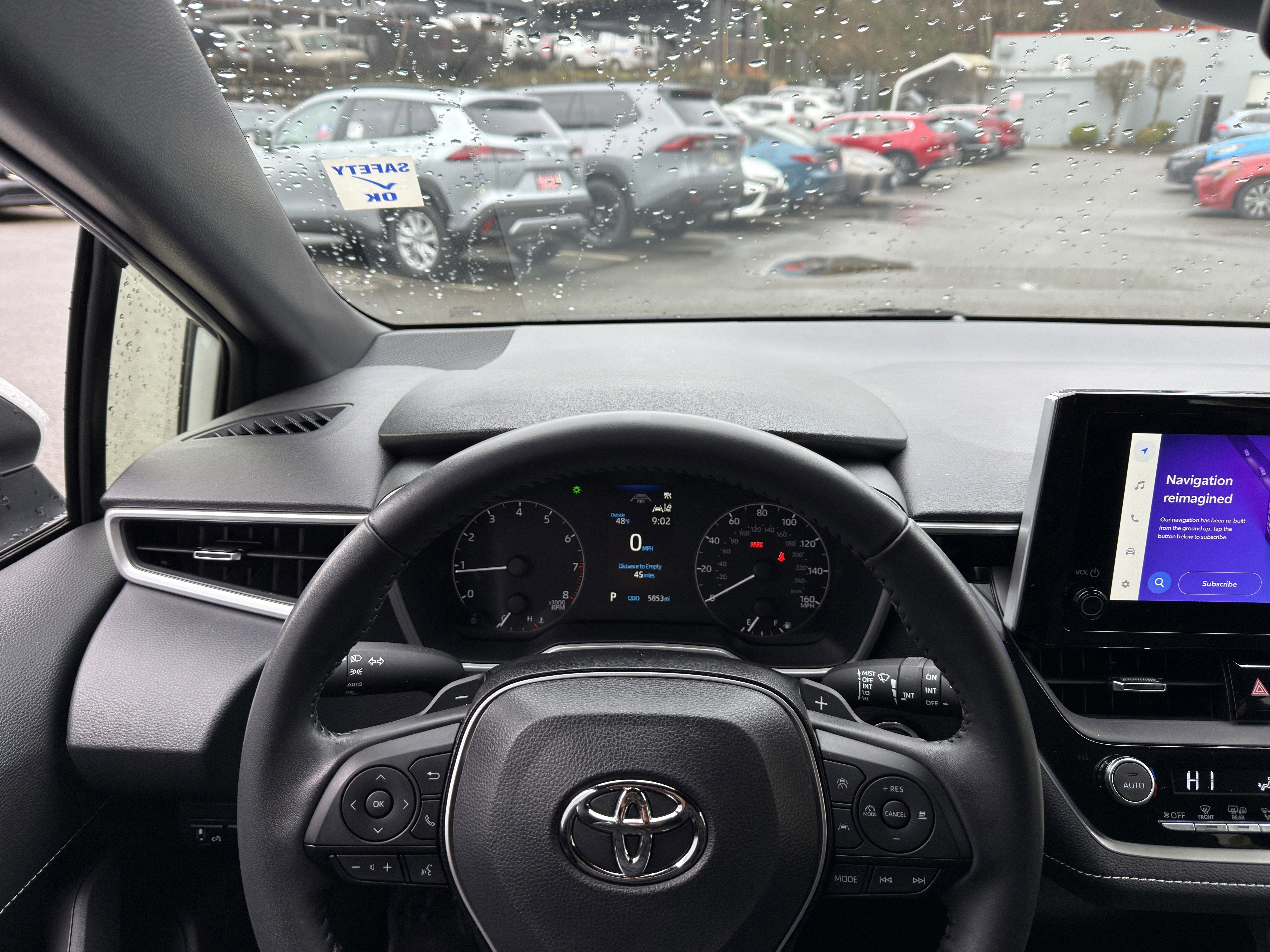 2025 Toyota Corolla Hatchback SE