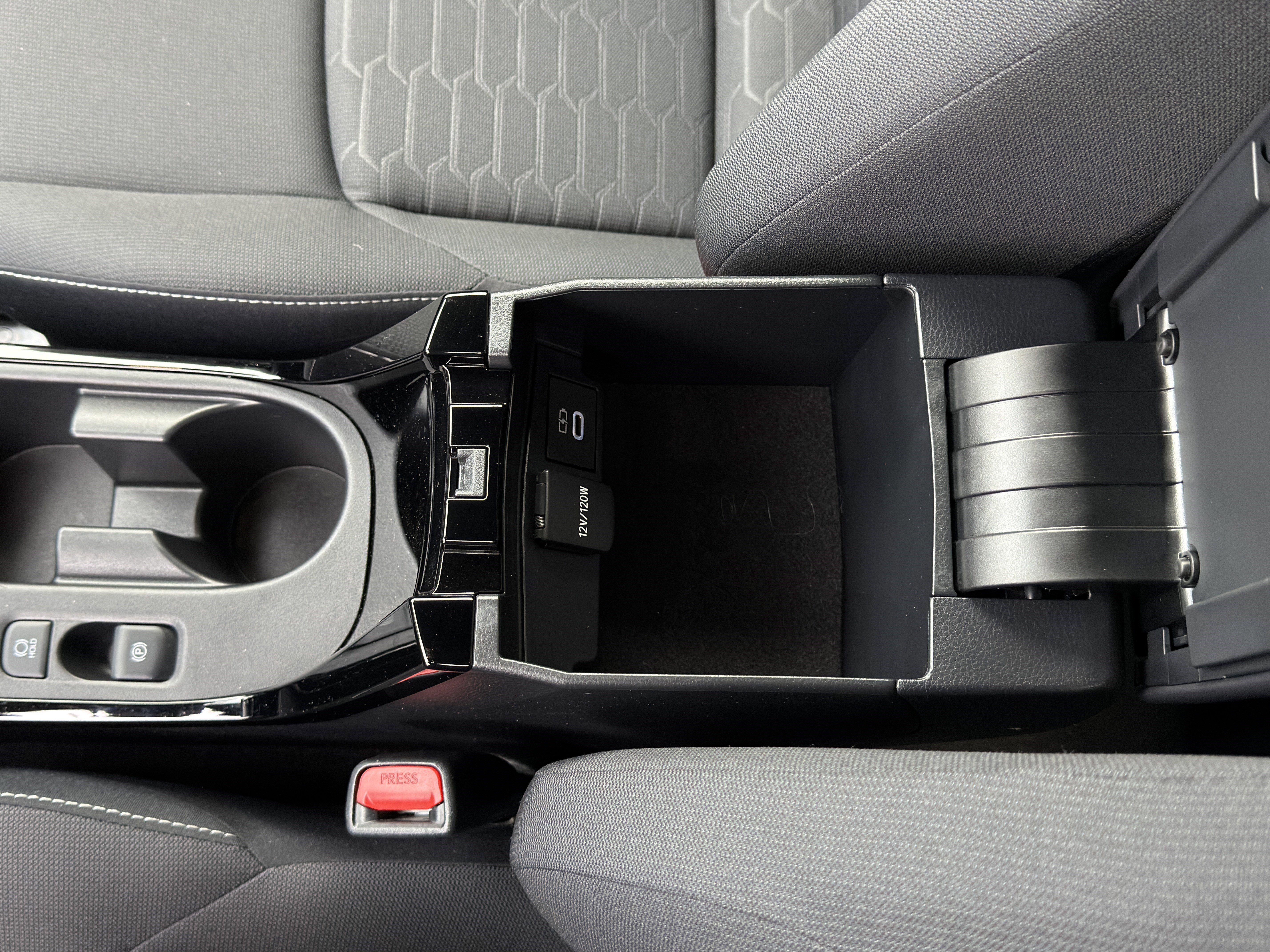 2025 Toyota Corolla Hatchback SE