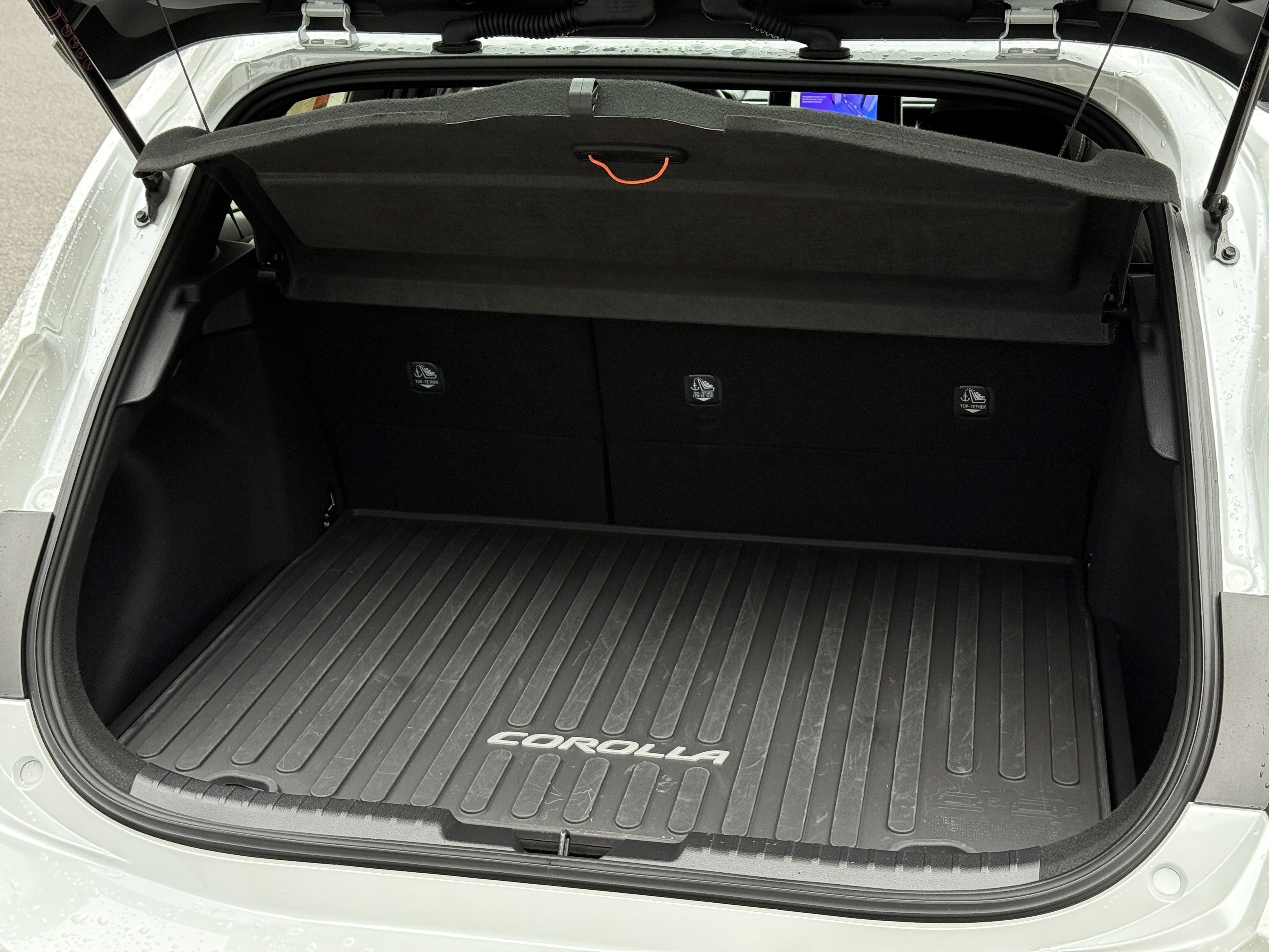 2025 Toyota Corolla Hatchback SE