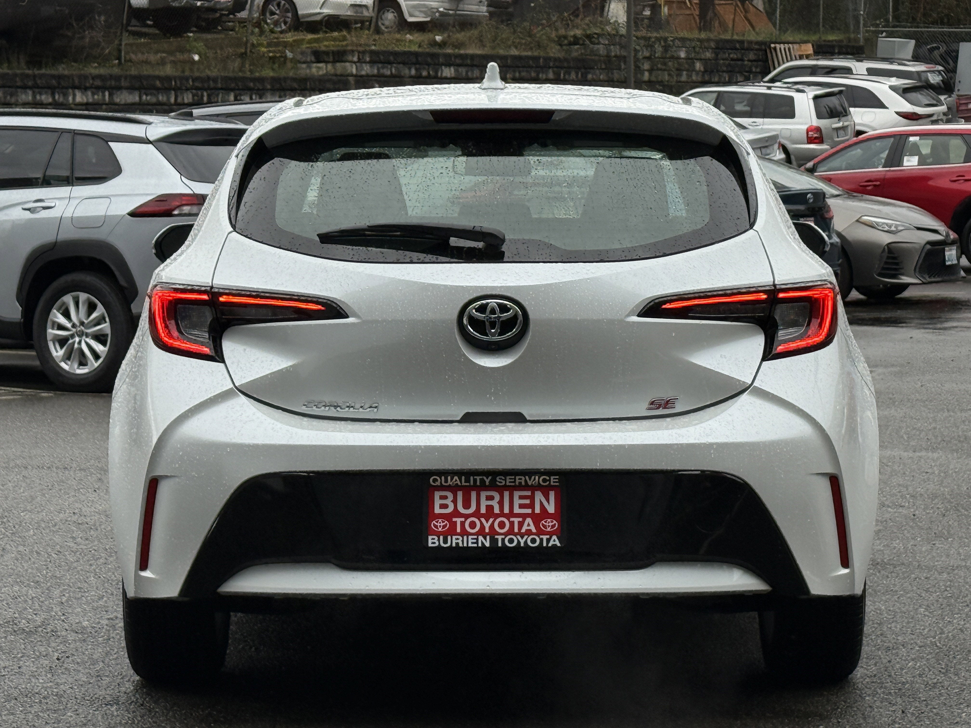 2025 Toyota Corolla Hatchback SE