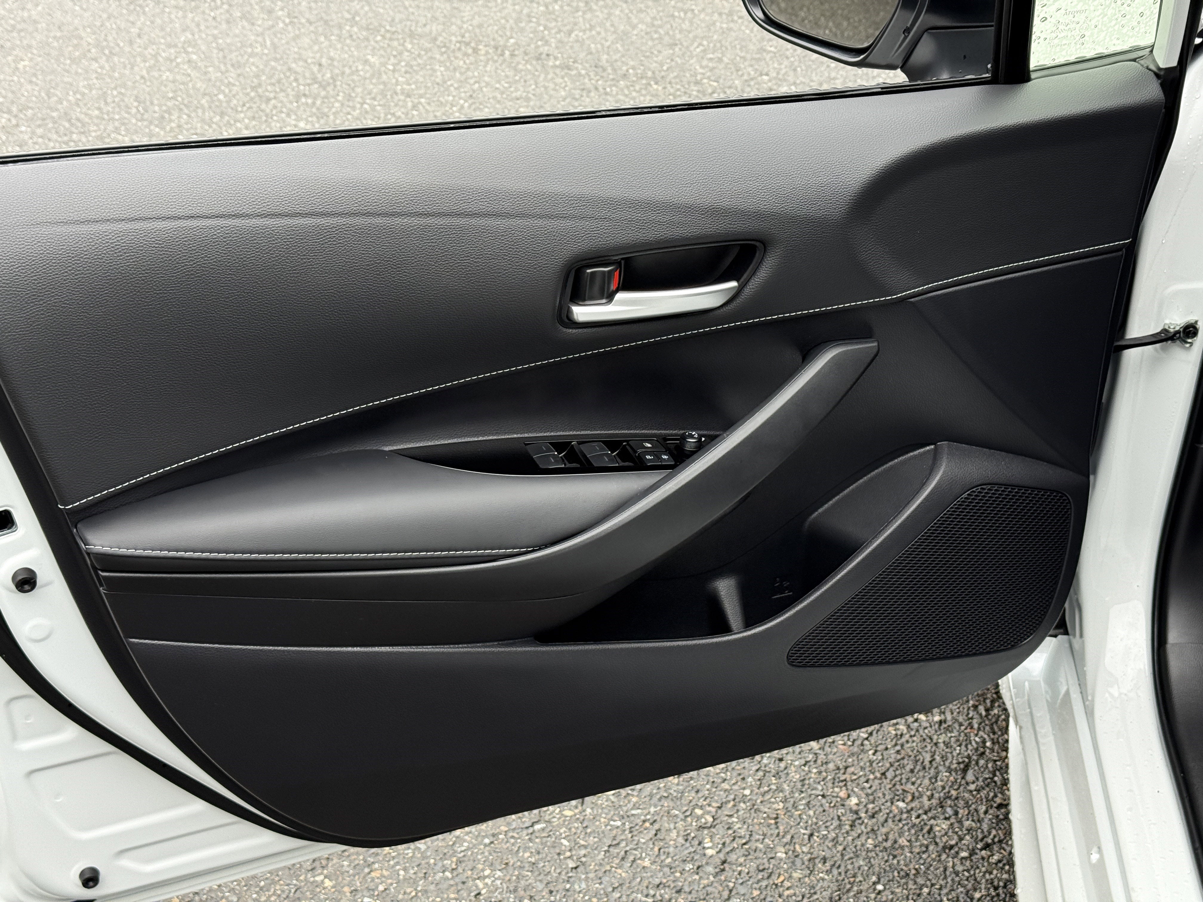 2025 Toyota Corolla Hatchback SE