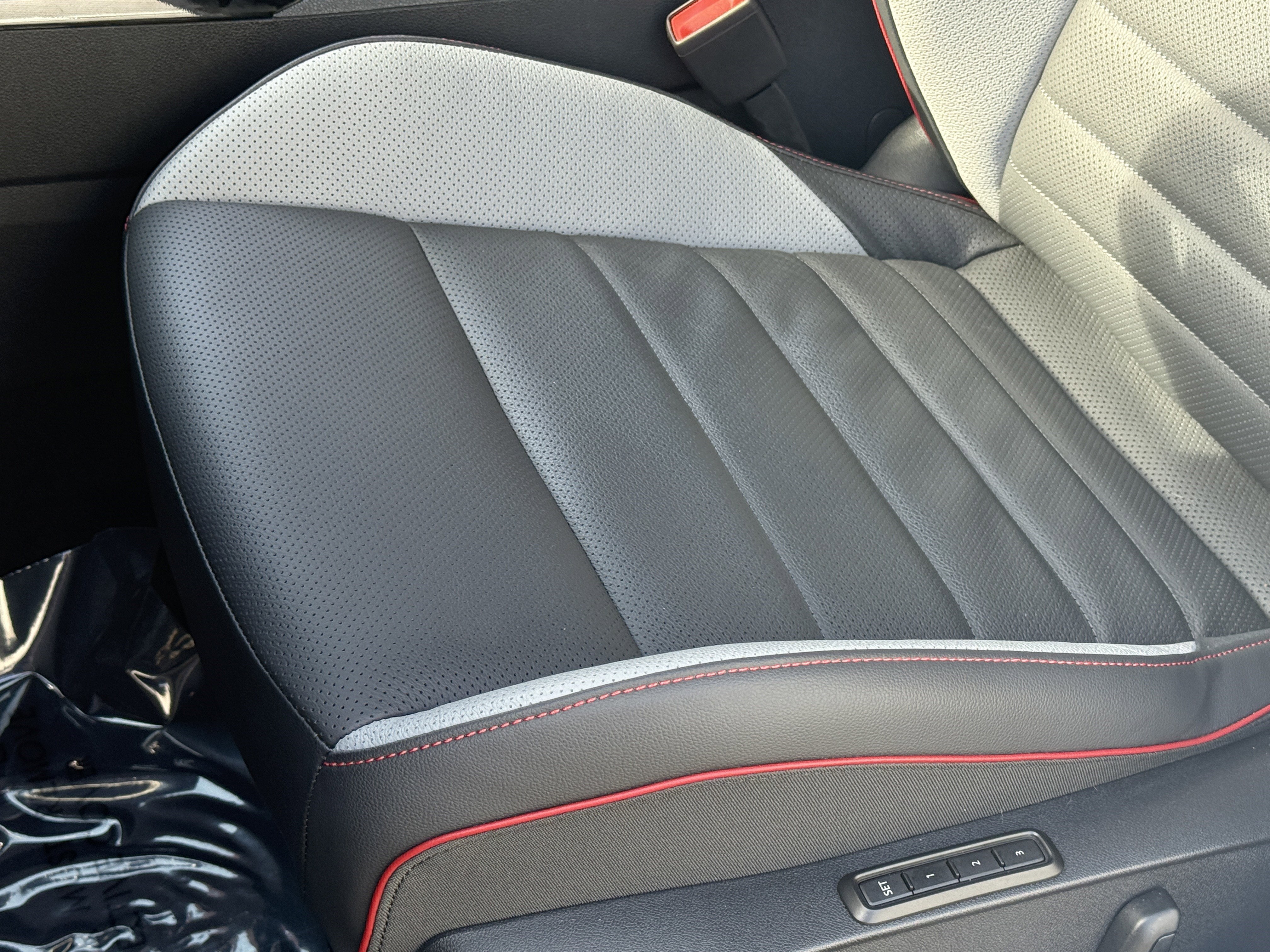 2024 Volkswagen Golf GTI Autobahn
